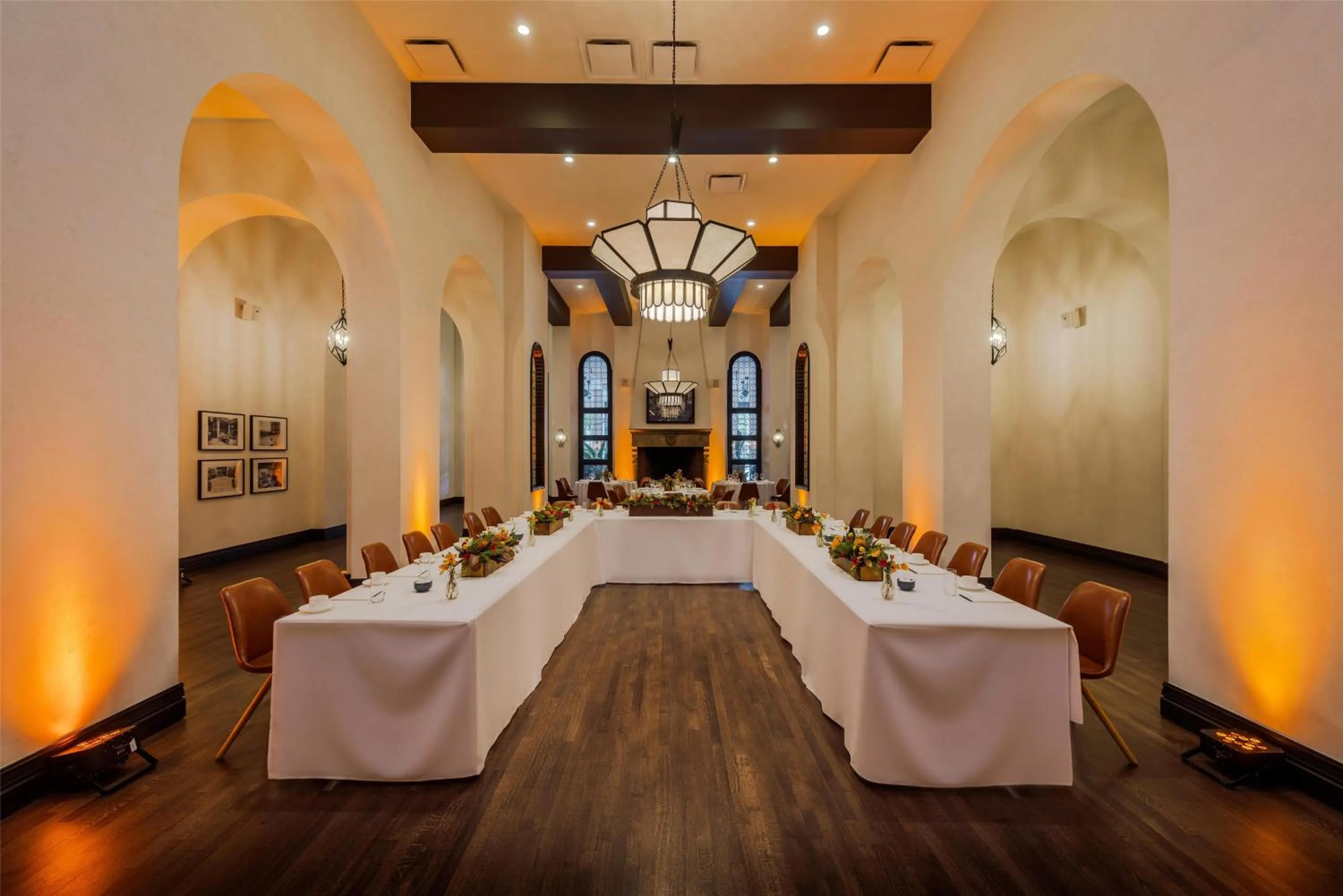 Meeting/conference room in Hotel Figueroa, Unbound Collection by Hyatt