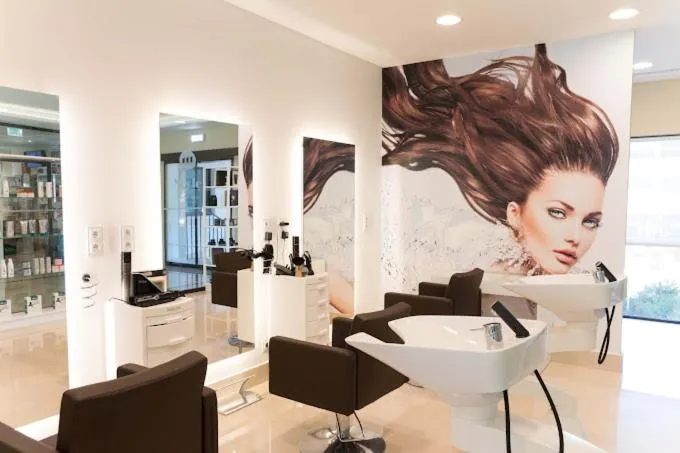 hair dresser in Pine Cliffs Suites