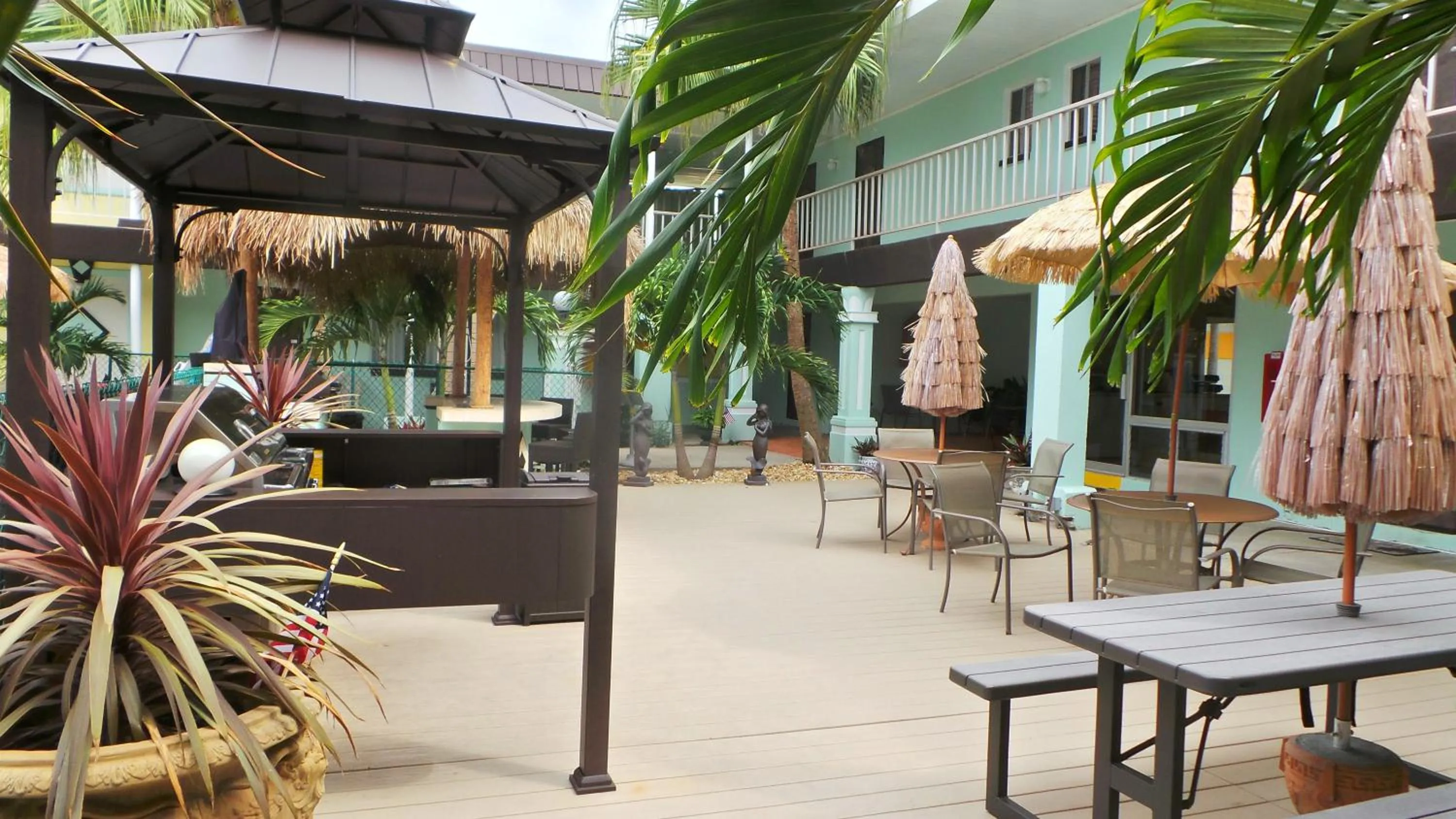 BBQ facilities in Island House Resort Hotel