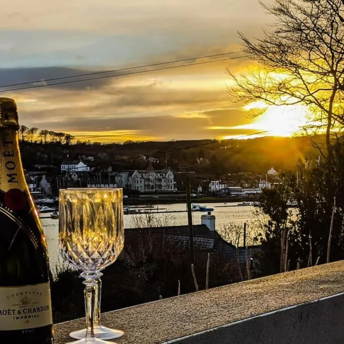 Luxury Waterfront House