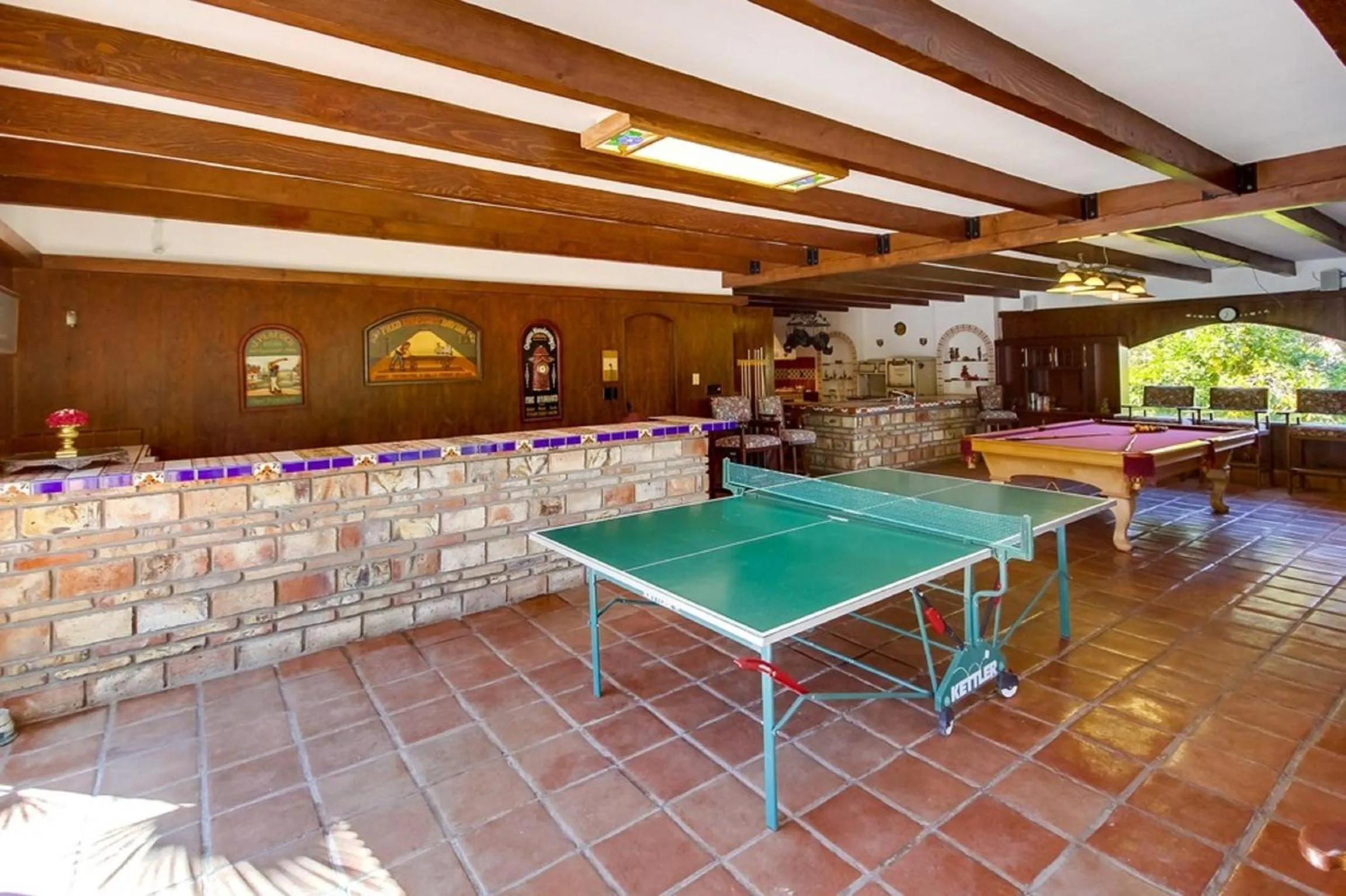 Billiard in Vineyard Hacienda