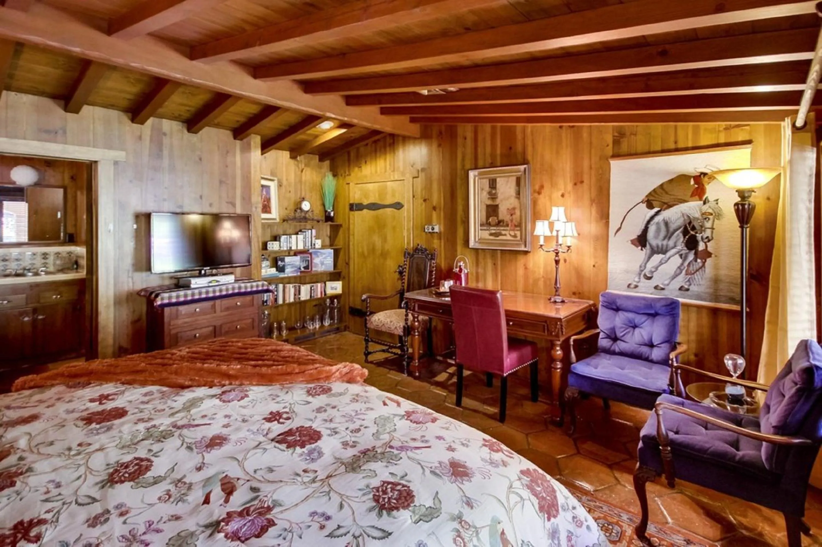 Photo of the whole room, Bed in Vineyard Hacienda