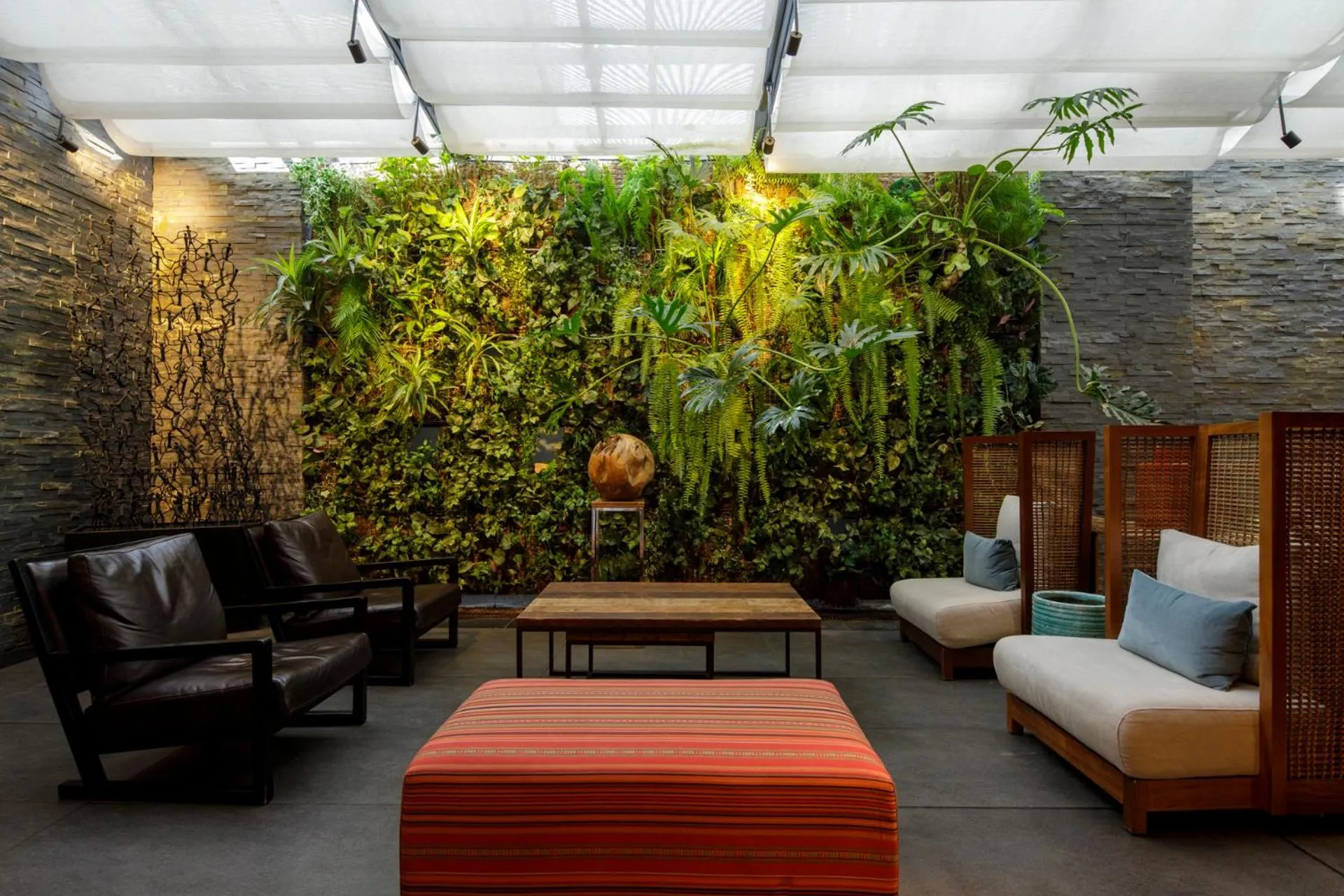 Seating area in DoubleTree by Hilton Santiago - Vitacura