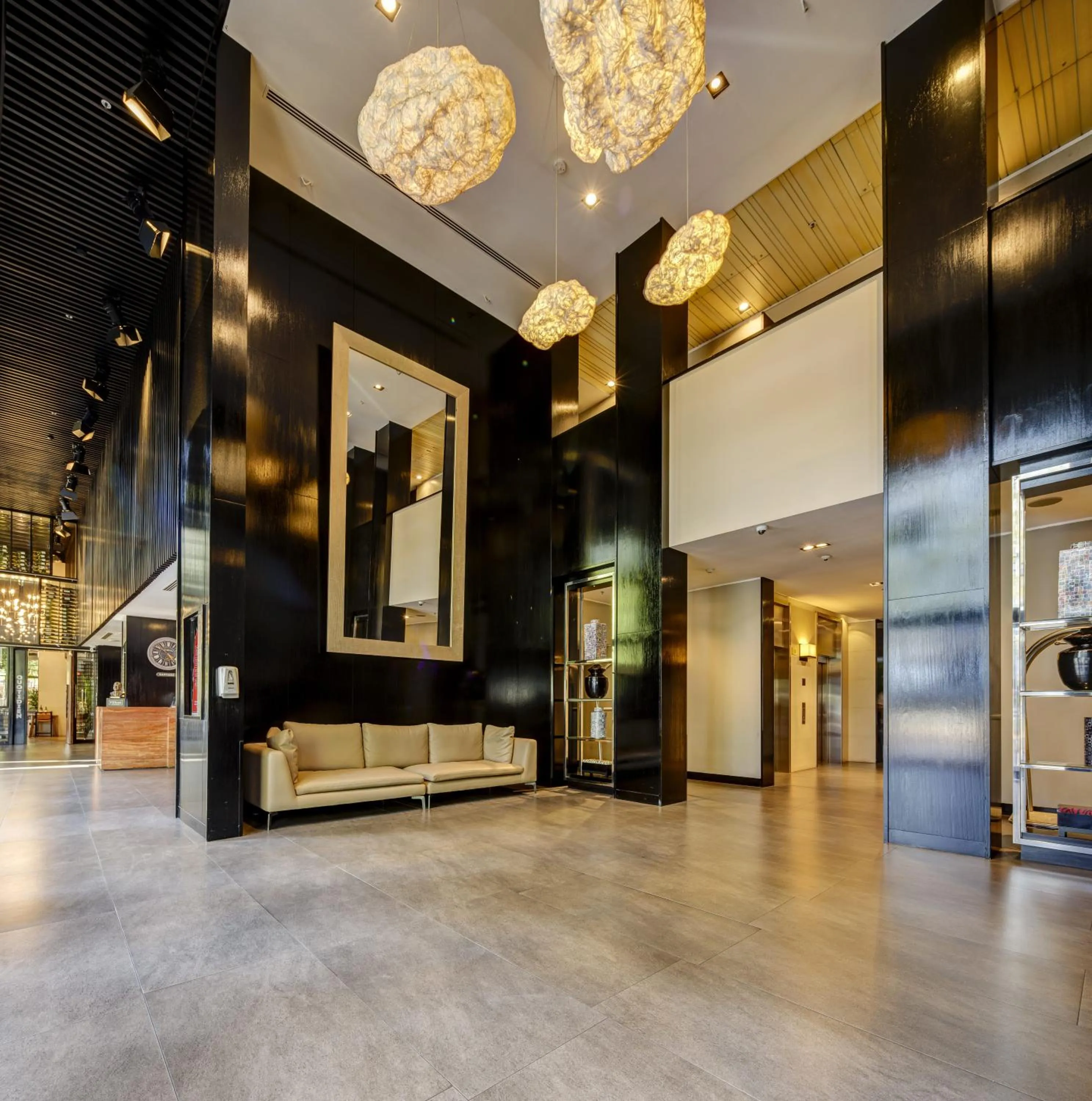 Lobby or reception in DoubleTree by Hilton Santiago - Vitacura