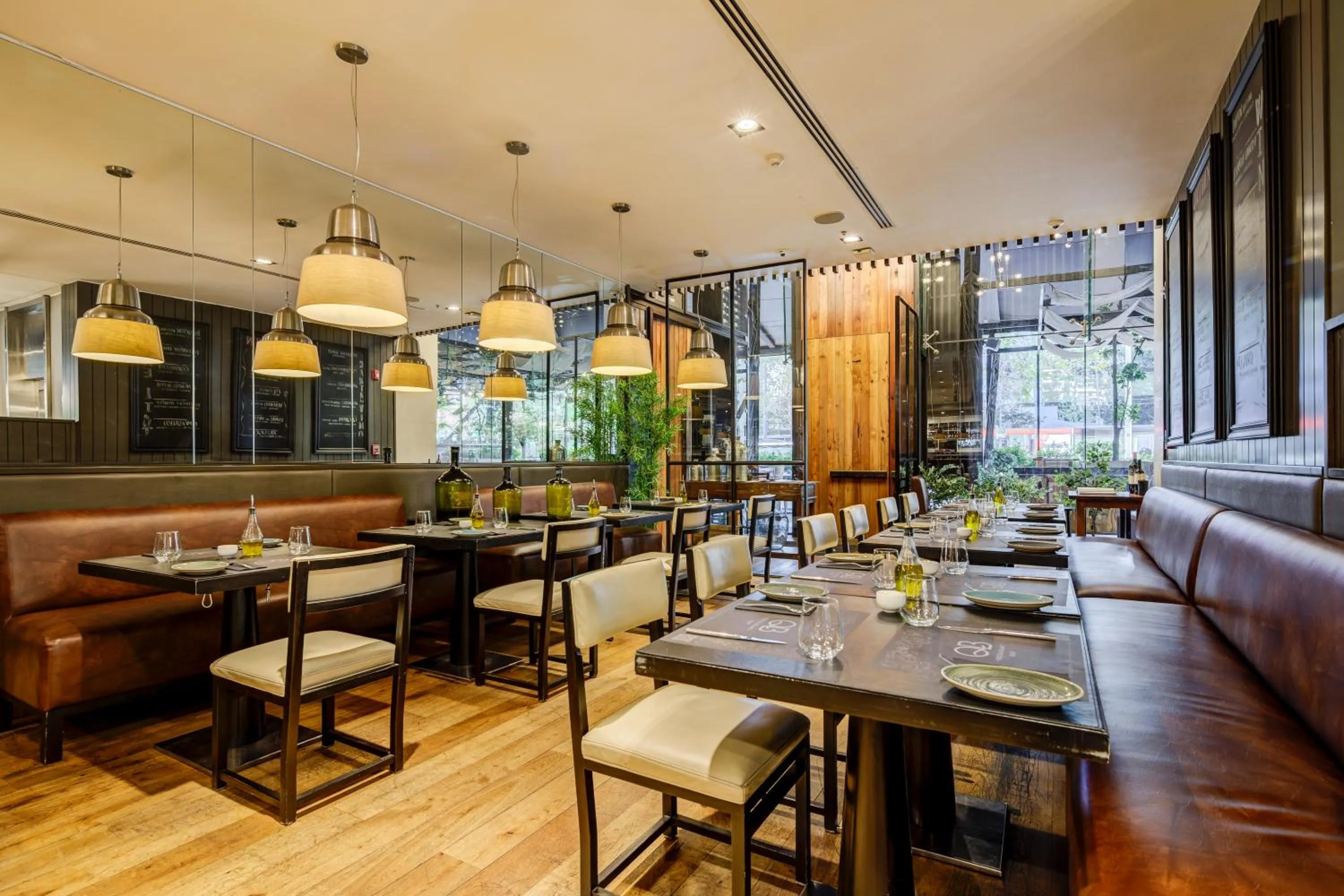 Restaurant/places to eat in DoubleTree by Hilton Santiago - Vitacura