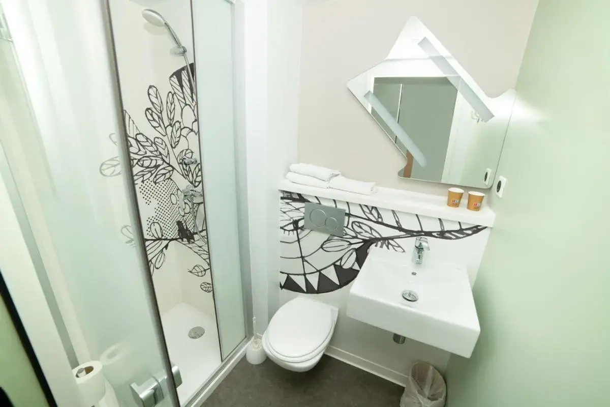 Superior Double Room - single occupancy in Accueil Hotel Besançon Superior Double Room - single occupancy in Accueil Hotel Besançon