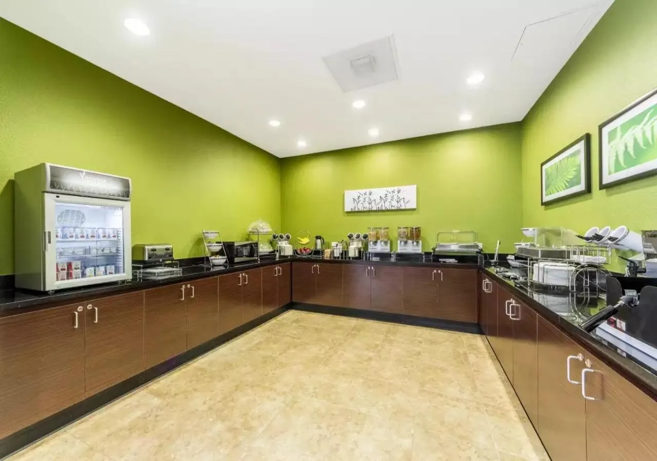 Breakfast in Sleep Inn & Suites Jourdanton - Pleasanton