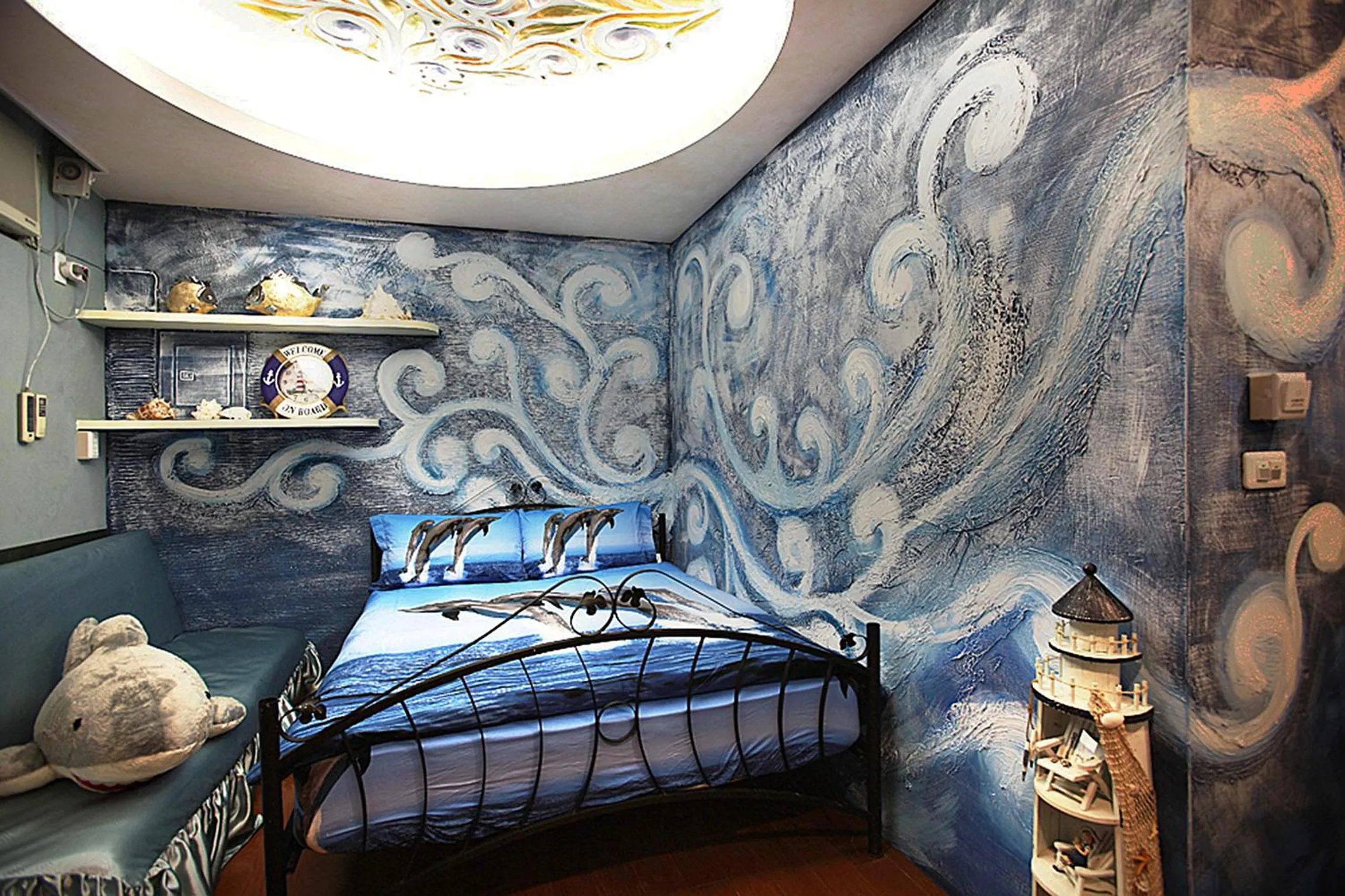 Photo of the whole room, Bed in 3D Sunflower Embossed B&B