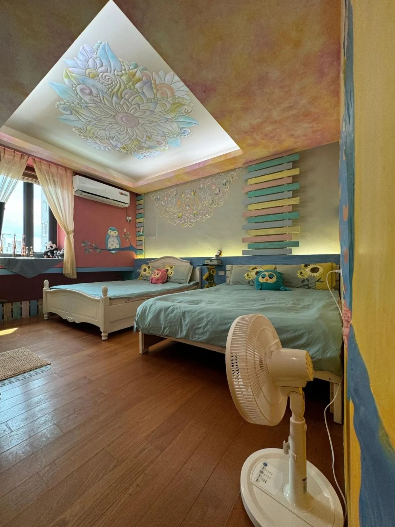 On site, Bed in 3D Sunflower Embossed B&B