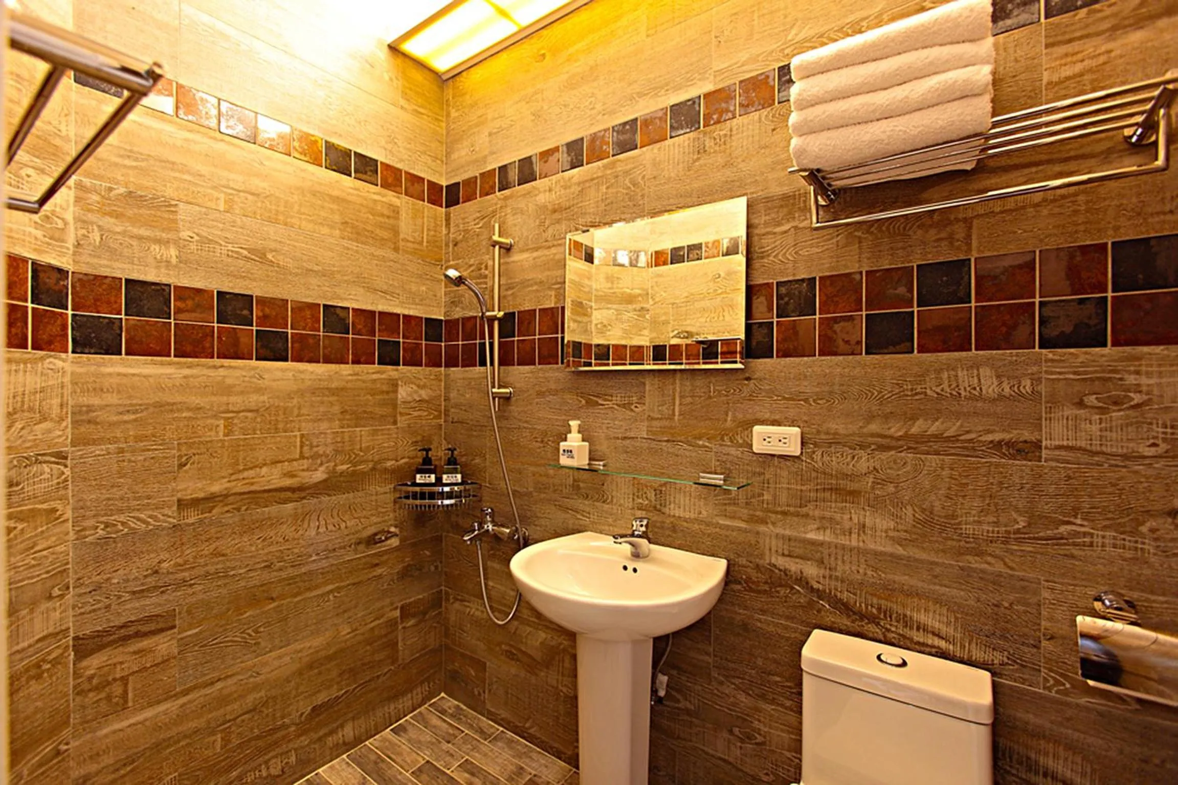 Bathroom in 3D Sunflower Embossed B&B