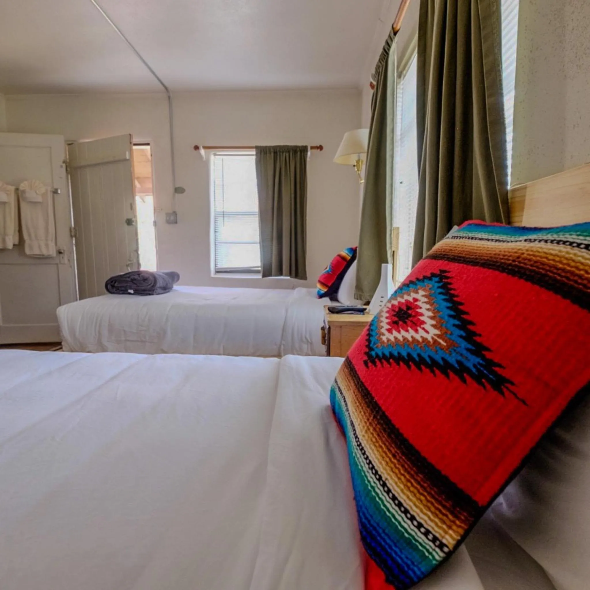 Photo of the whole room in Antelope Lodge