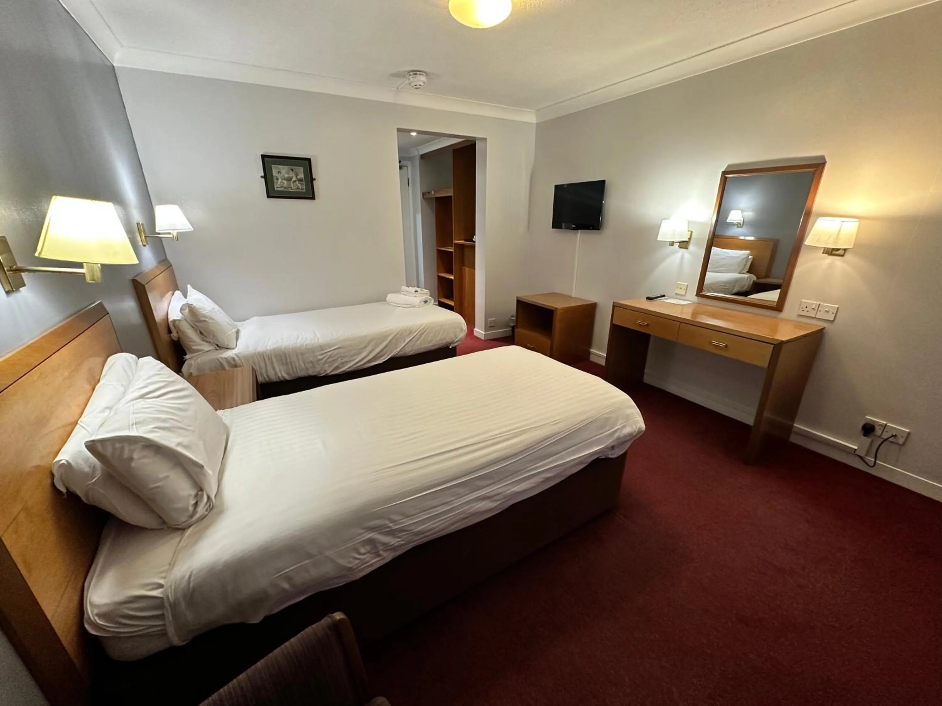 Photo of the whole room, Bed in Sporting Lodge Inn Middlesbrough