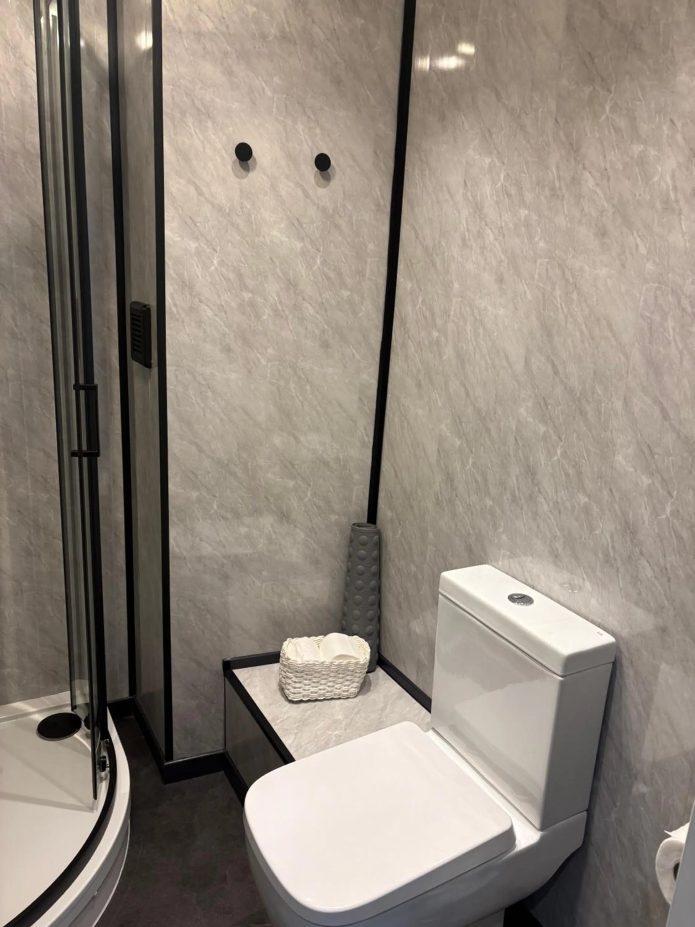 Toilet in Sporting Lodge Inn Middlesbrough