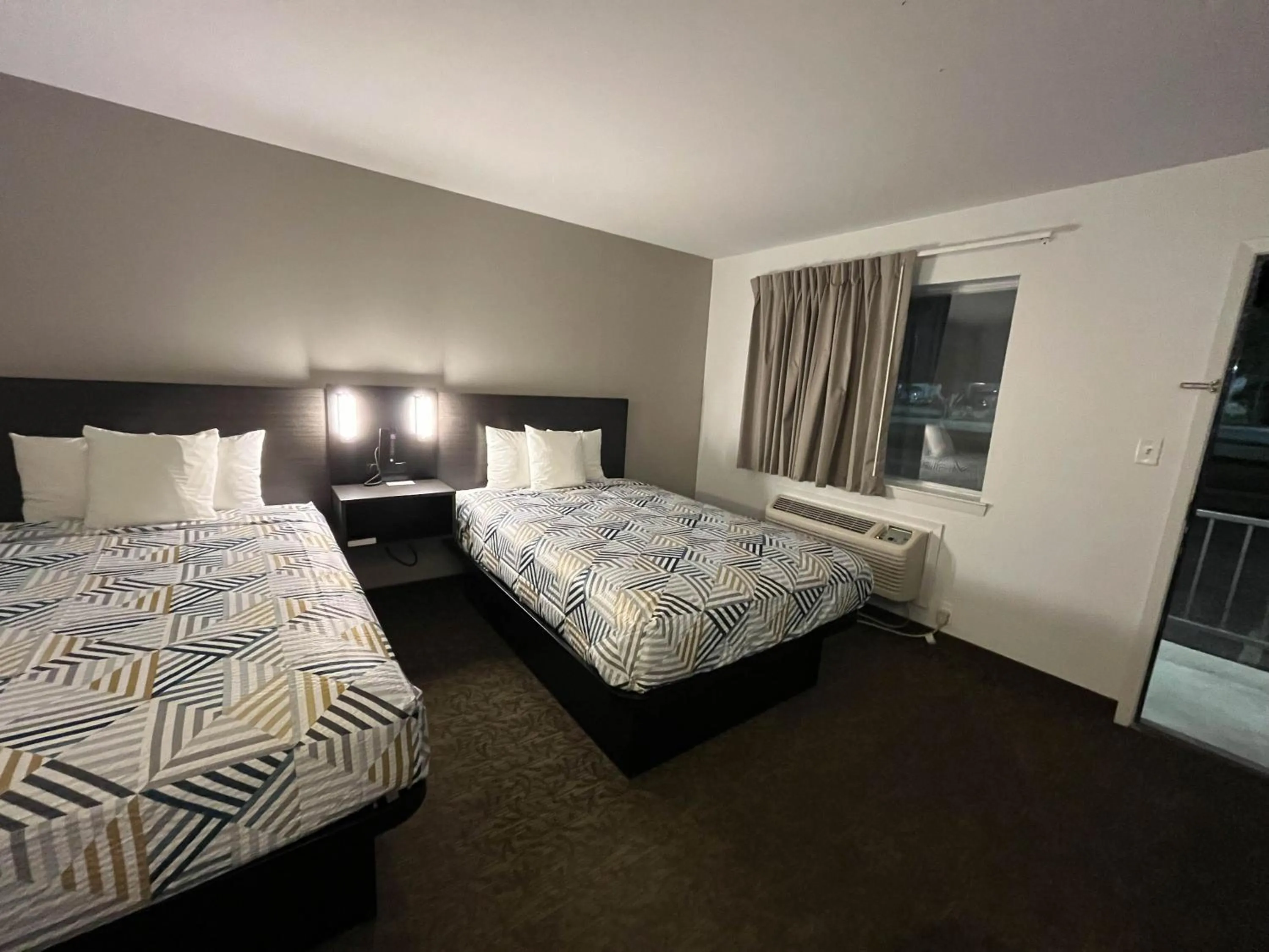 Bedroom, Bed in Motel 6 Junction, TX Llano River