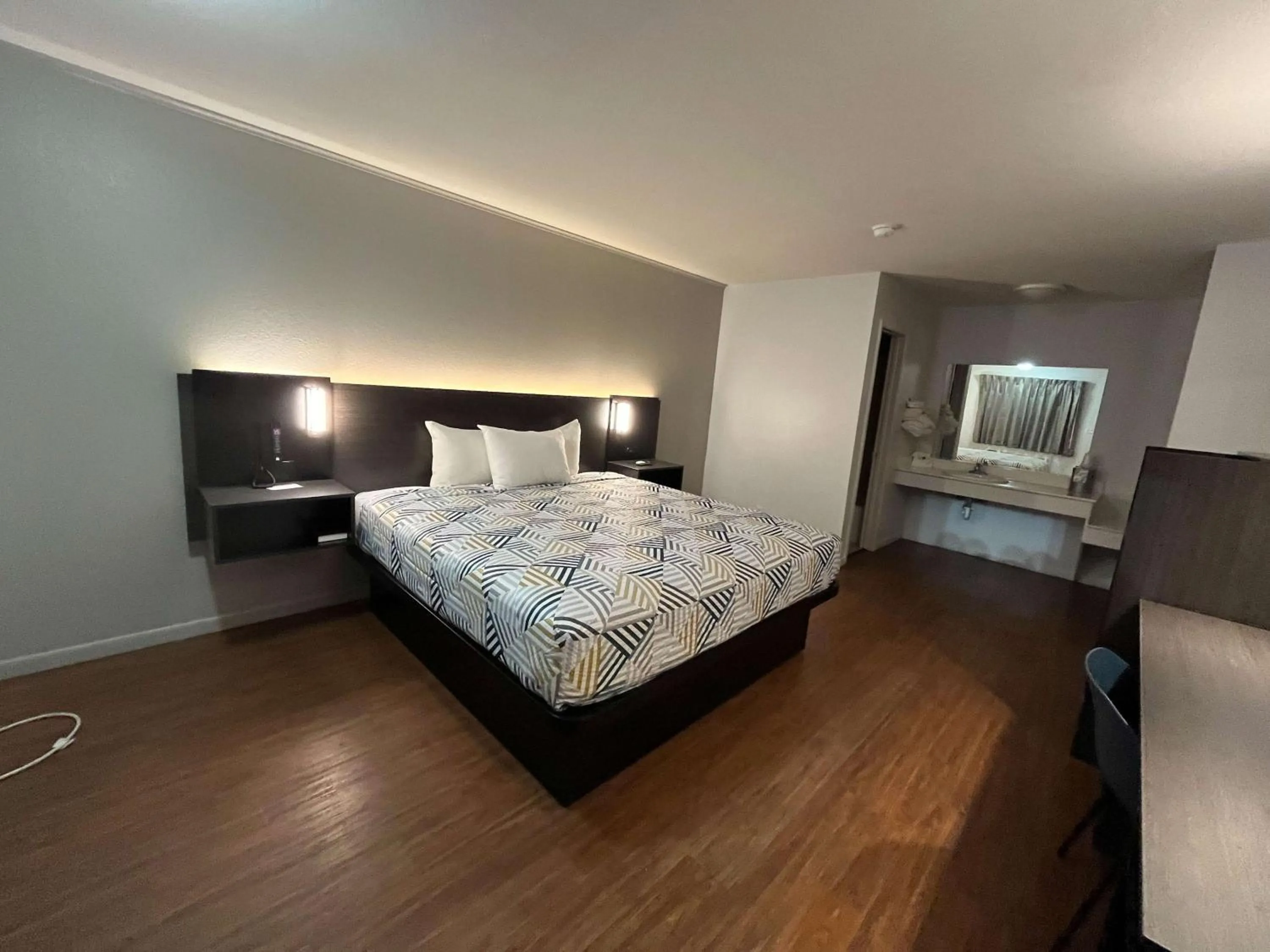 Bedroom, Bed in Motel 6 Junction, TX Llano River