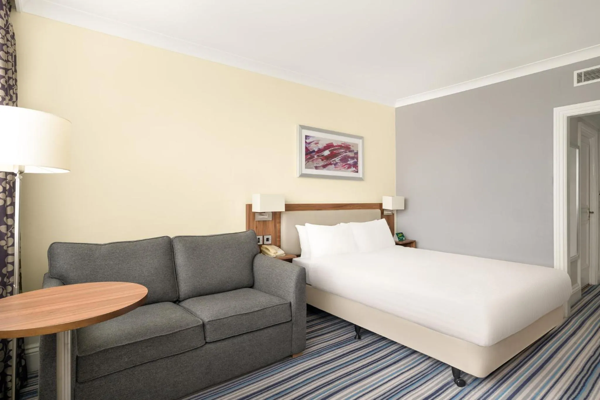 Photo of the whole room, Bed in Holiday Inn York by IHG