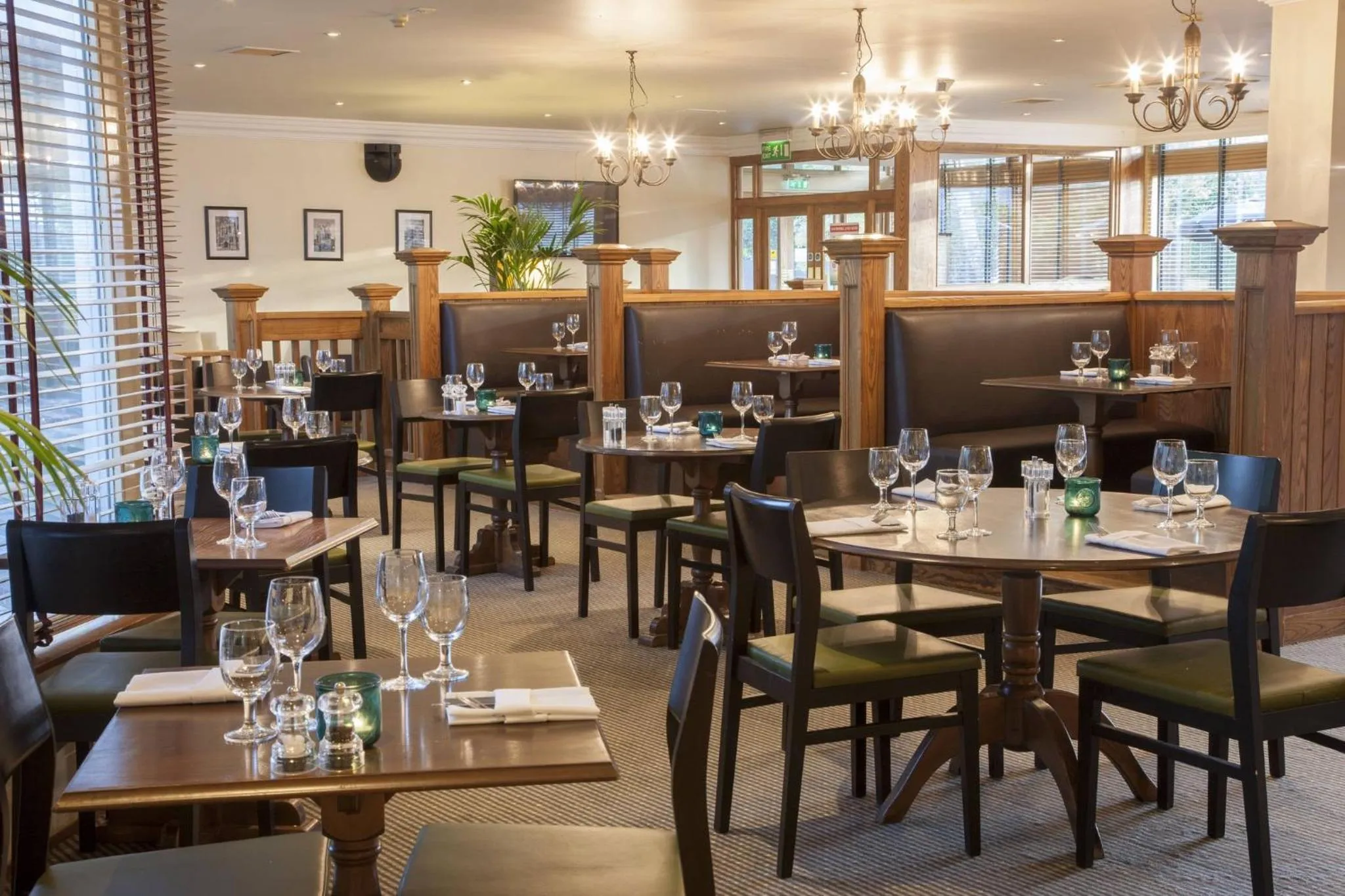 Restaurant/places to eat in Holiday Inn York by IHG