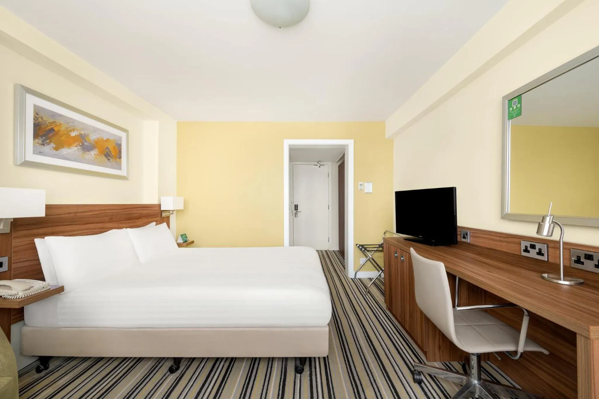 Photo of the whole room, Bed in Holiday Inn York by IHG