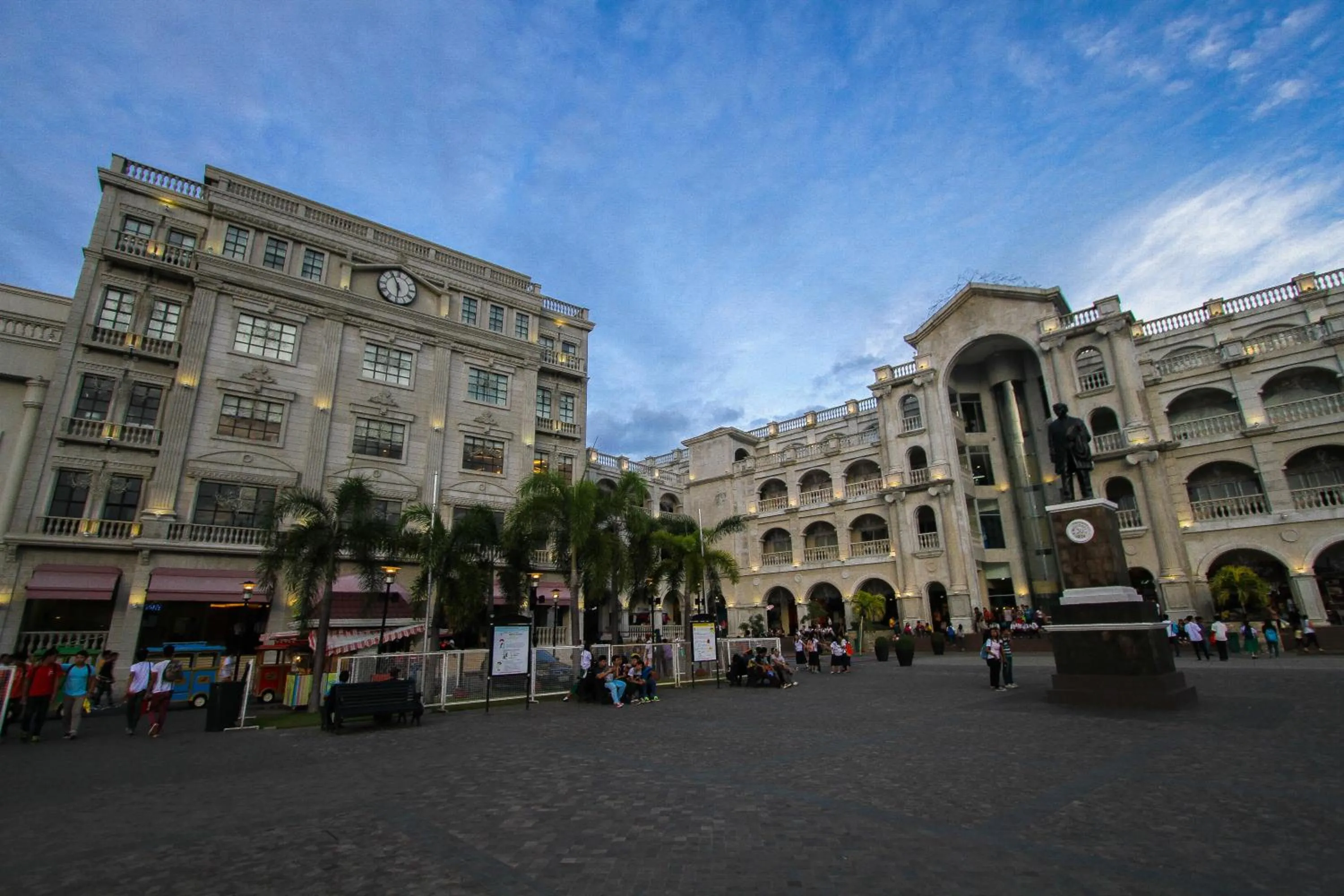 Facade/entrance in The Plaza Hotel Balanga City