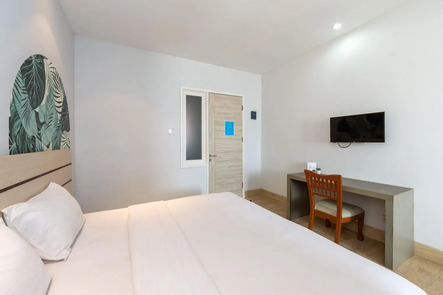 Photo of the whole room, Bed in Cove Matahari Senja