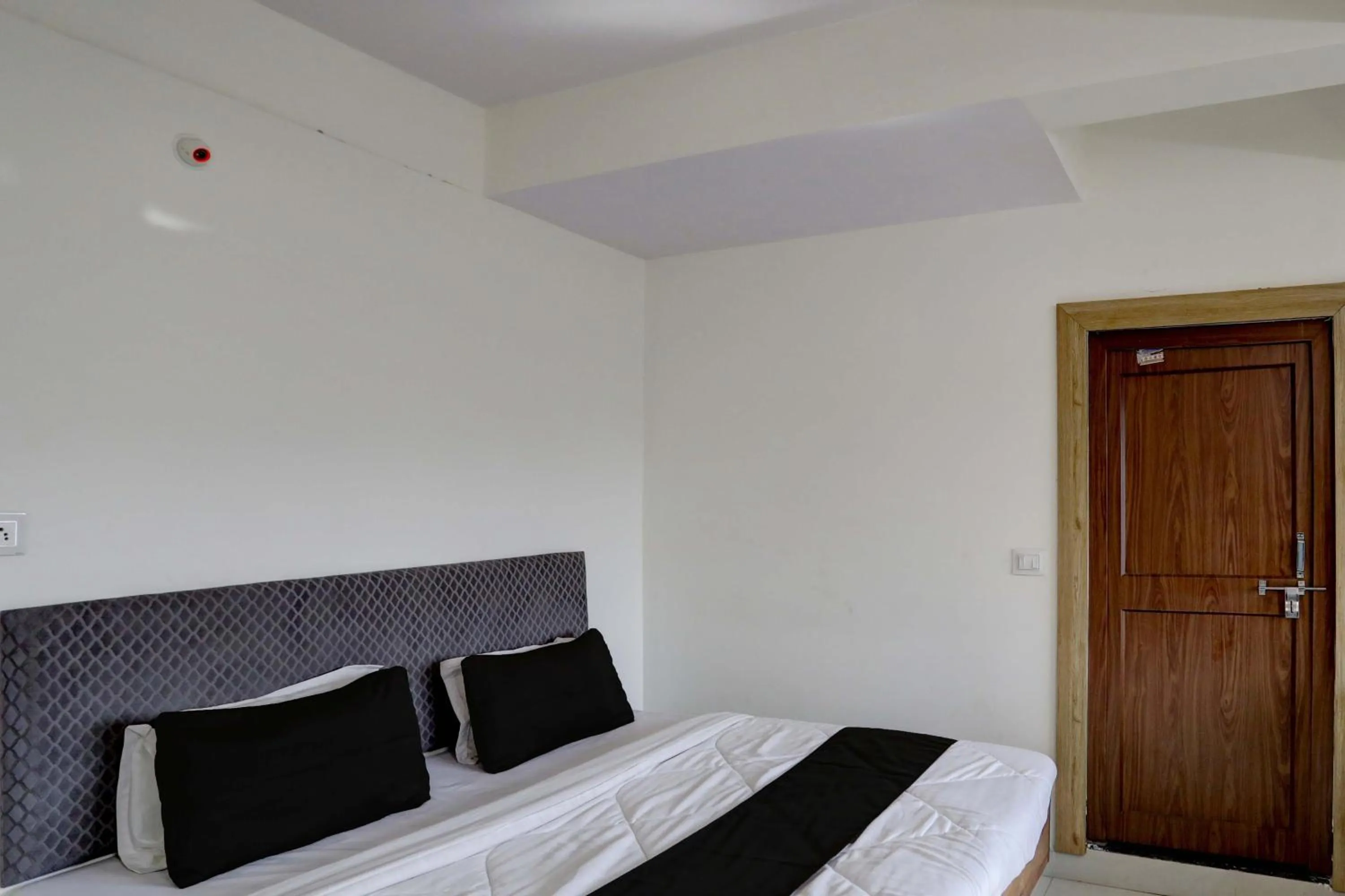 Bedroom, Bed in Hotel O SK Residency