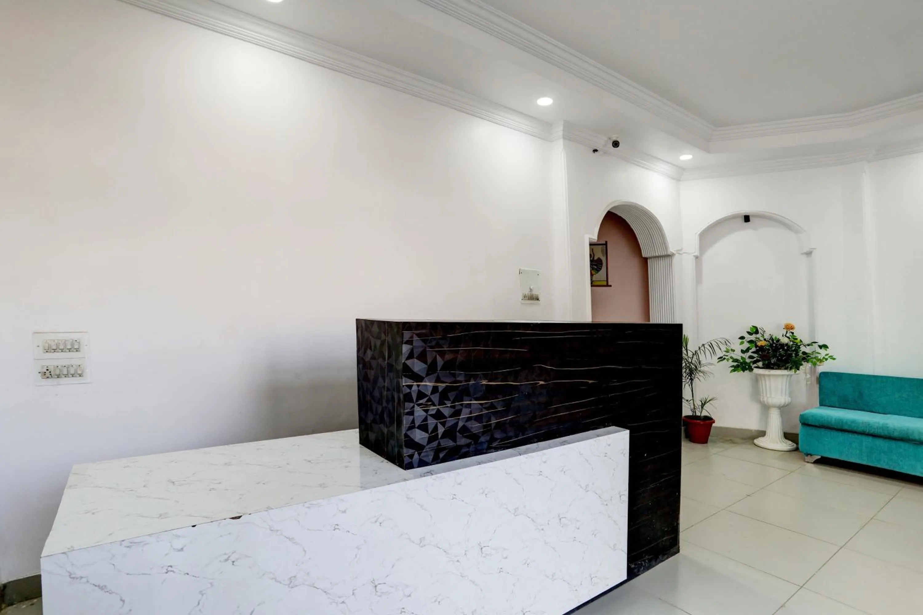 Lobby or reception, Bed in Hotel O SK Residency