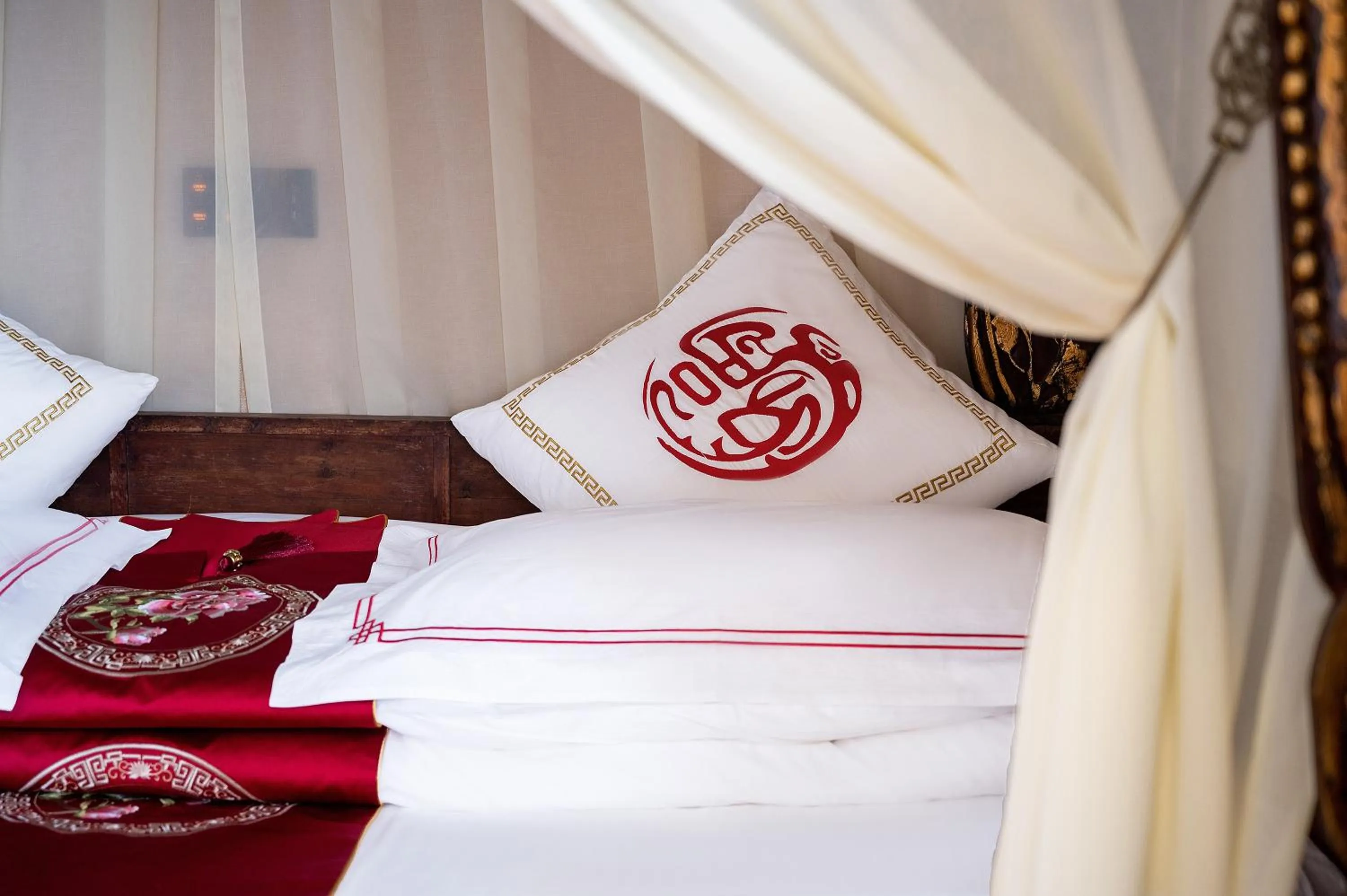 Bed in ChengDu Wuhou Temple Han Dynasty Hotel