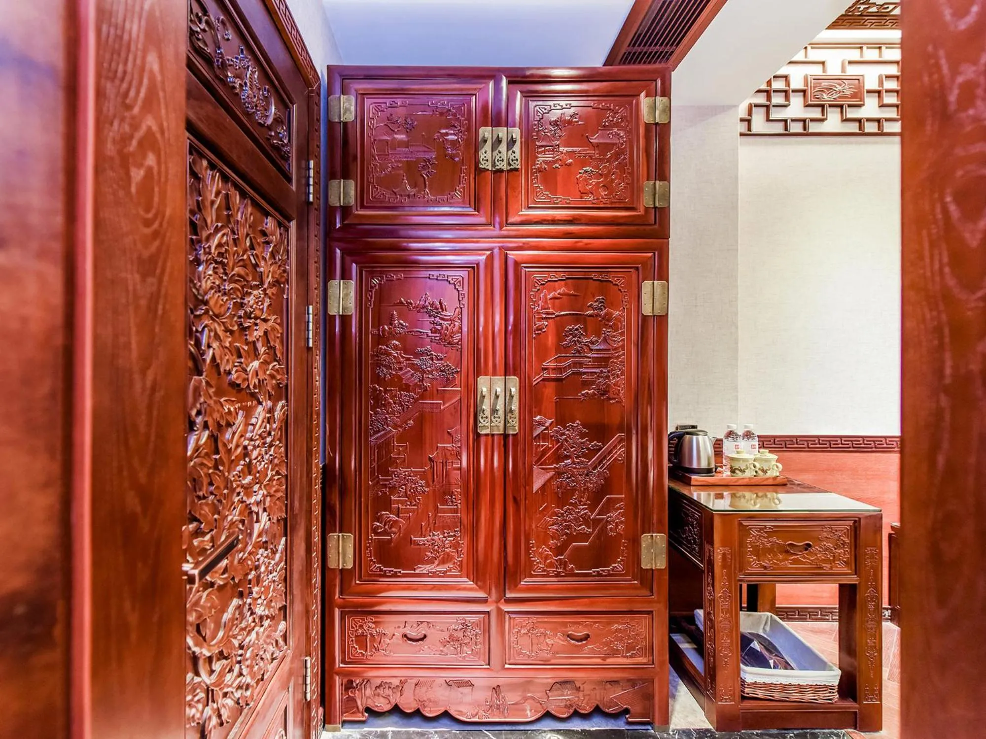wardrobe in ChengDu Wuhou Temple Han Dynasty Hotel