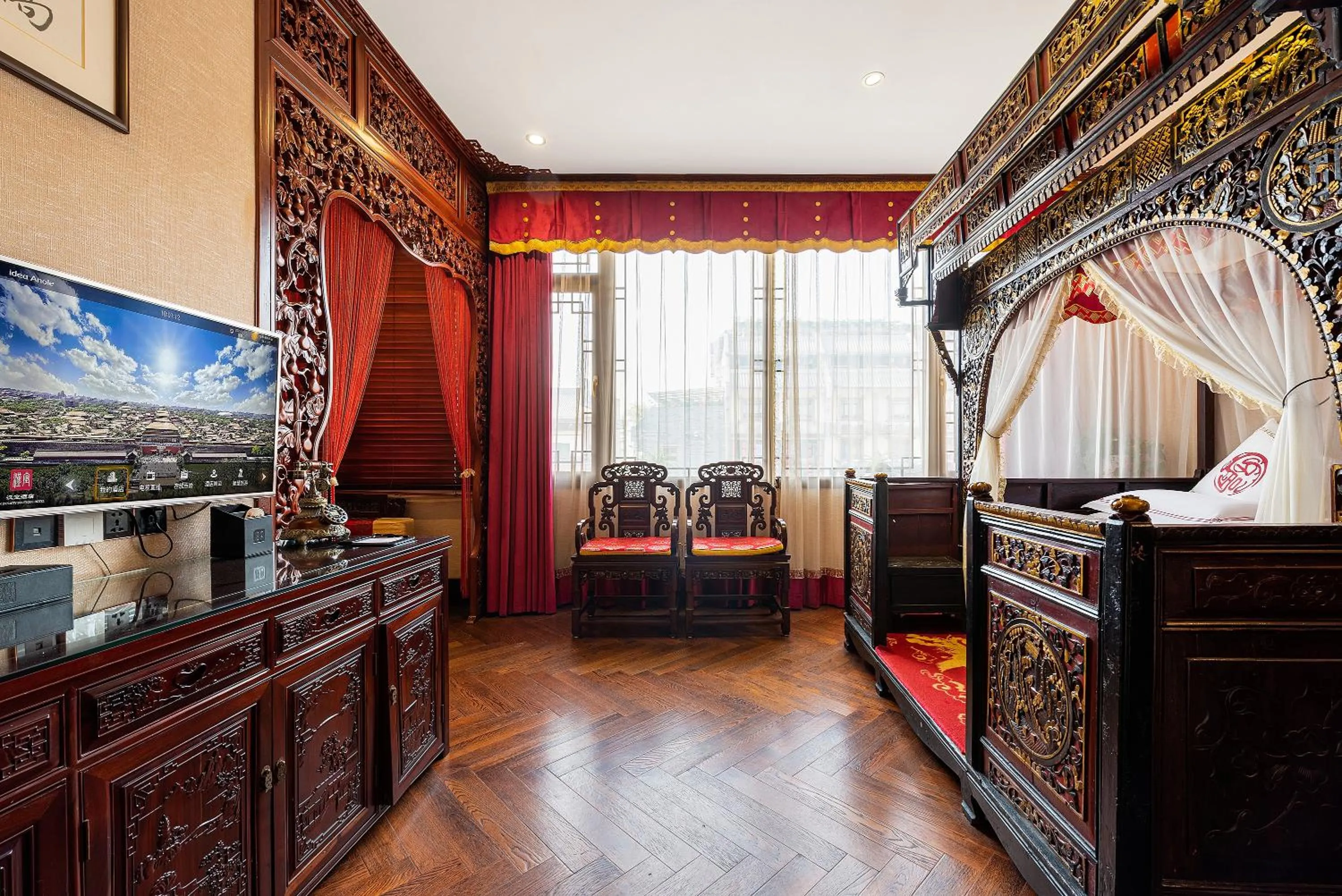 Photo of the whole room, Bed in ChengDu Wuhou Temple Han Dynasty Hotel