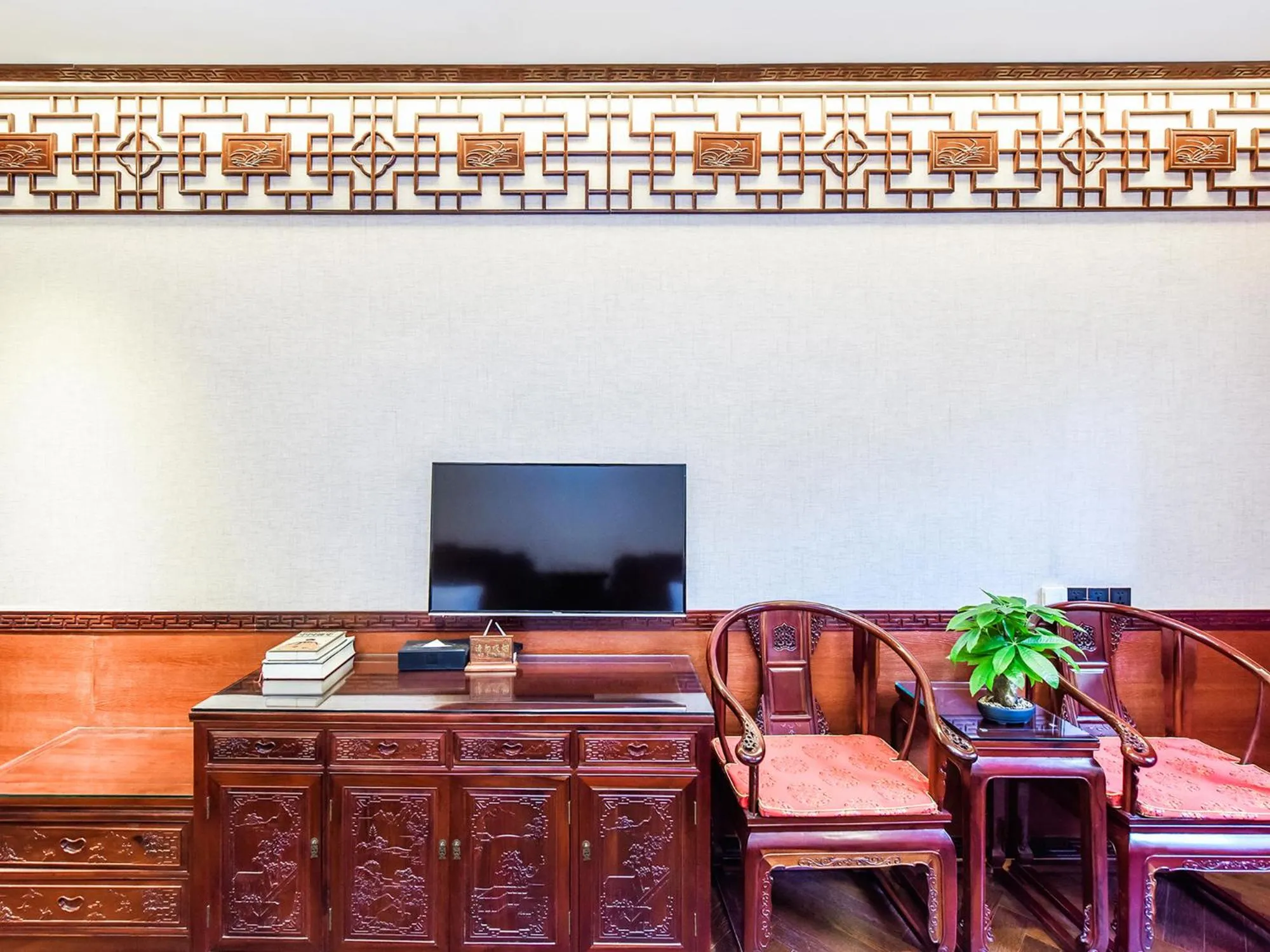 TV and multimedia in ChengDu Wuhou Temple Han Dynasty Hotel