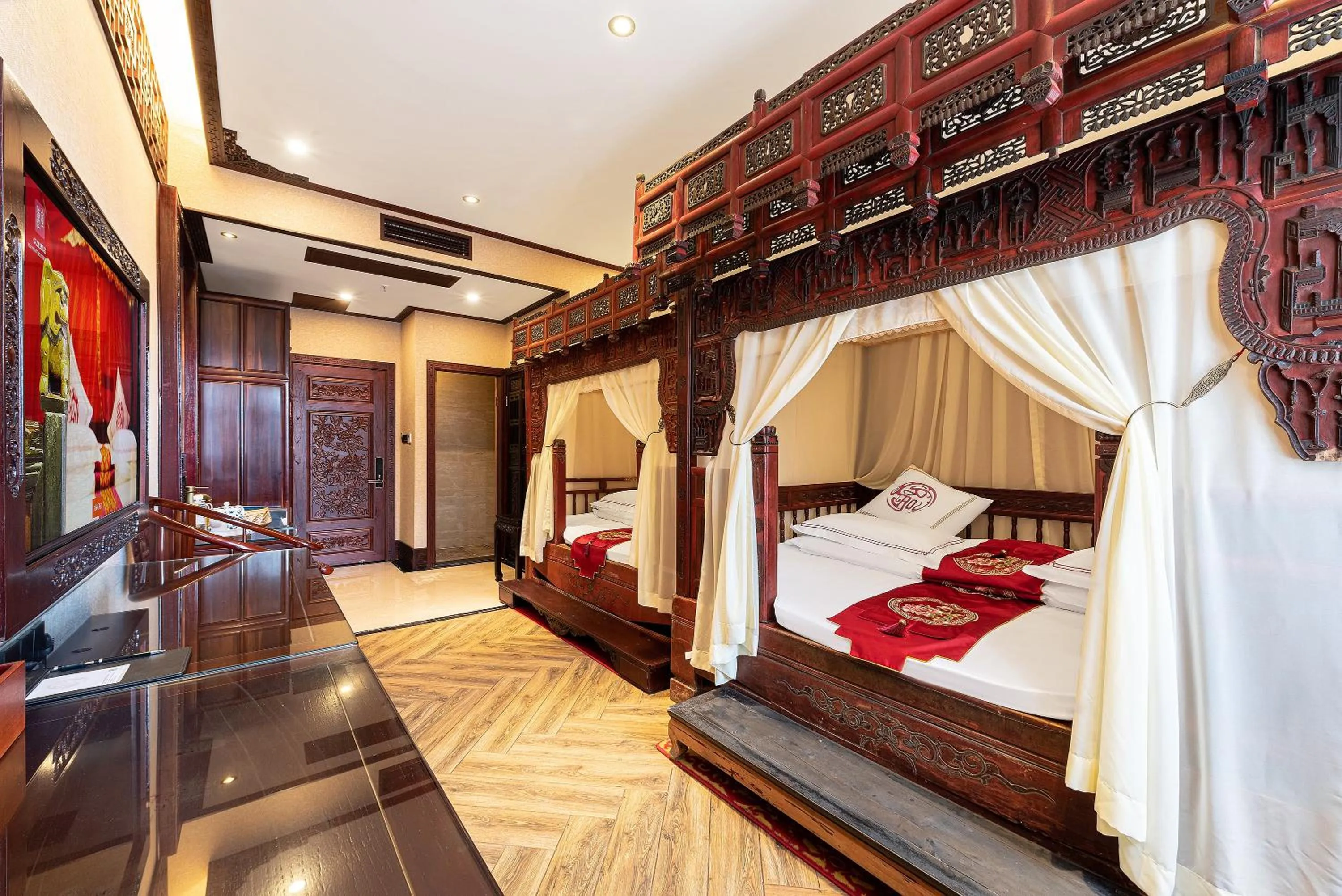 Photo of the whole room, Bed in ChengDu Wuhou Temple Han Dynasty Hotel