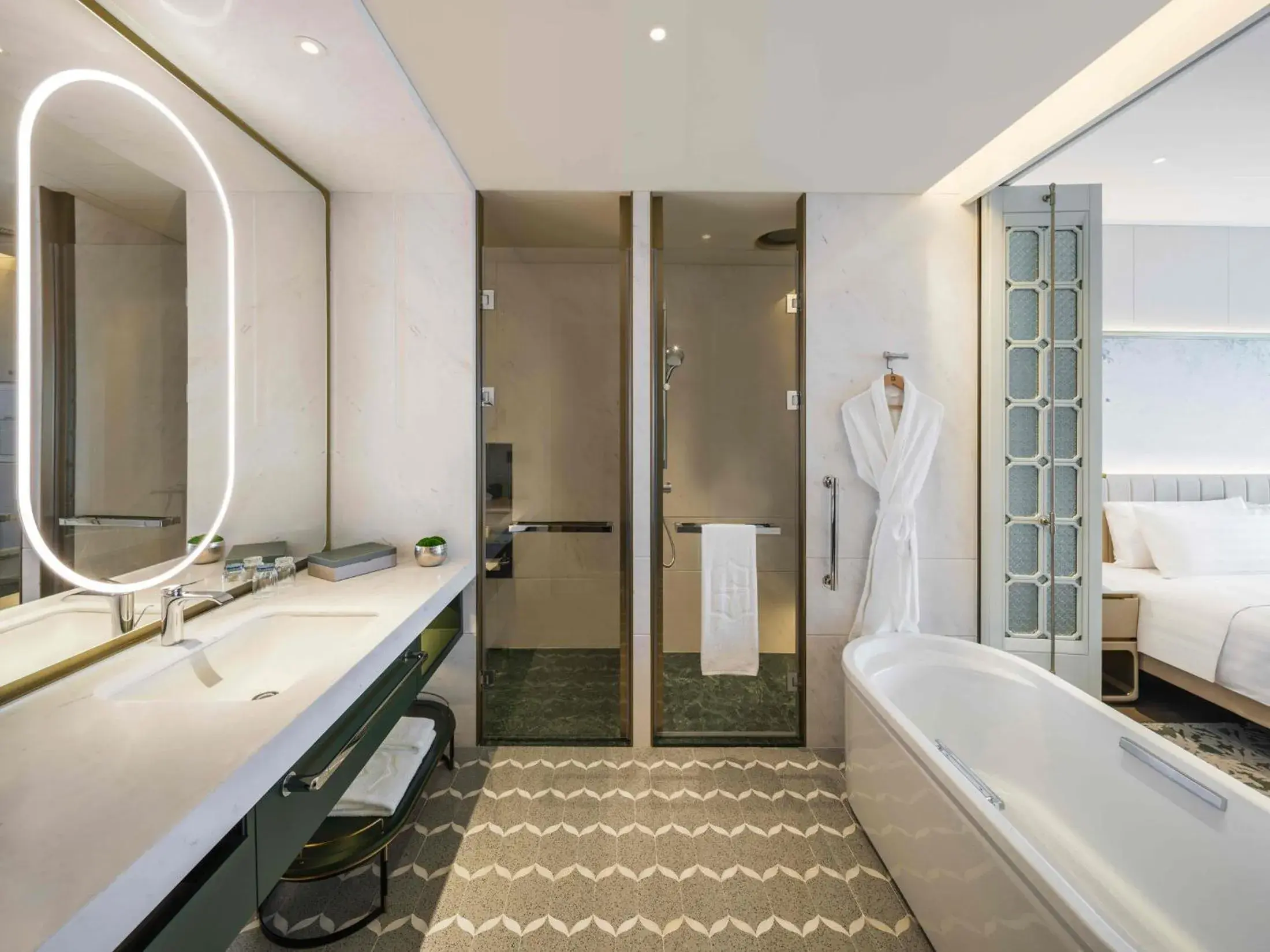 Deluxe City View King Room (Enjoy First-Time Mini-bar Benefits) in Shangri-La Nanshan, Shenzhen Deluxe City View King Room (Enjoy First-Time Mini-bar Benefits) in Shangri-La Nanshan, Shenzhen