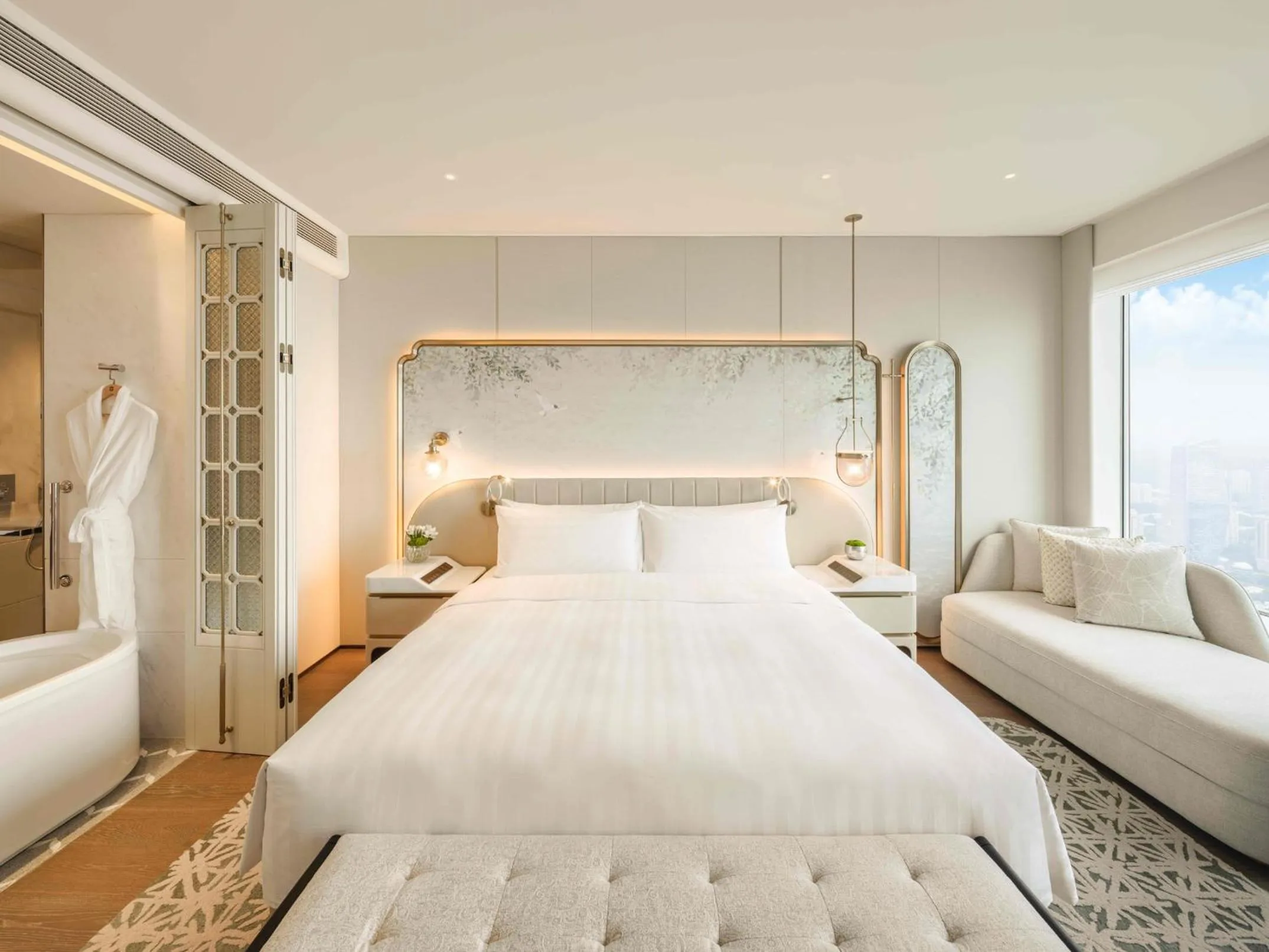 Photo of the whole room, Bed in Shangri-La Nanshan, Shenzhen