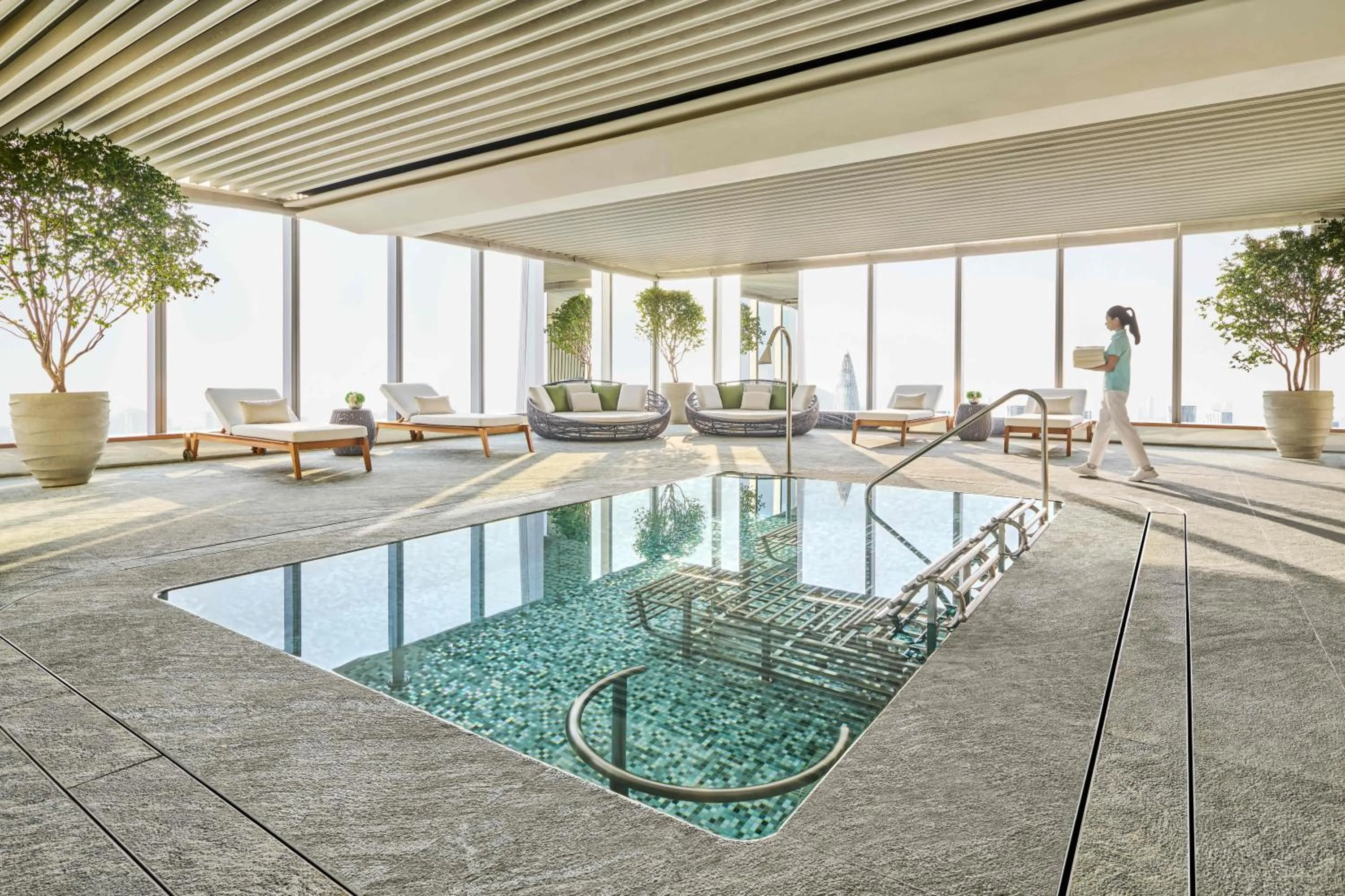 Swimming pool in Shangri-La Nanshan, Shenzhen