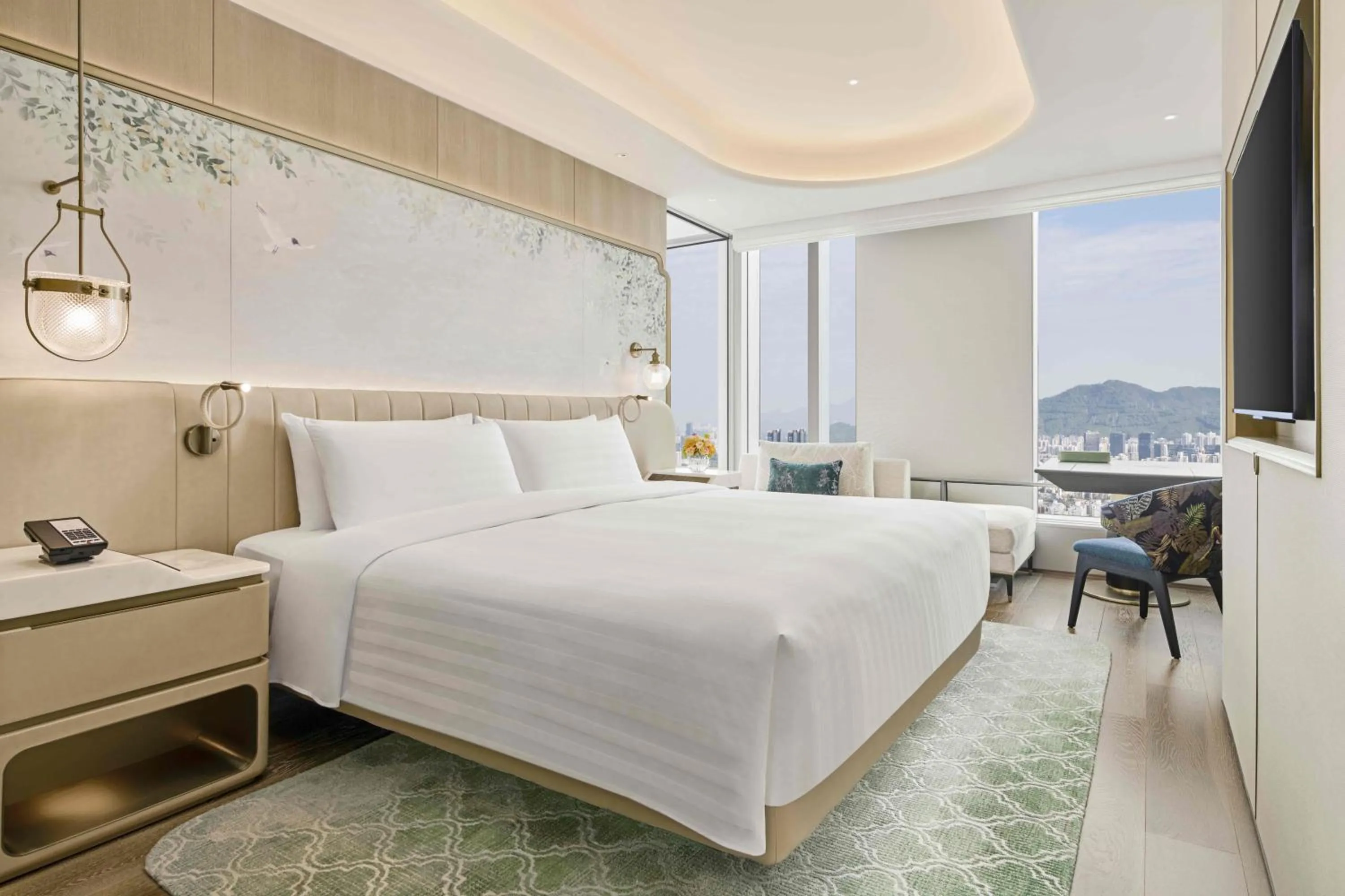 Photo of the whole room, Bed in Shangri-La Nanshan, Shenzhen