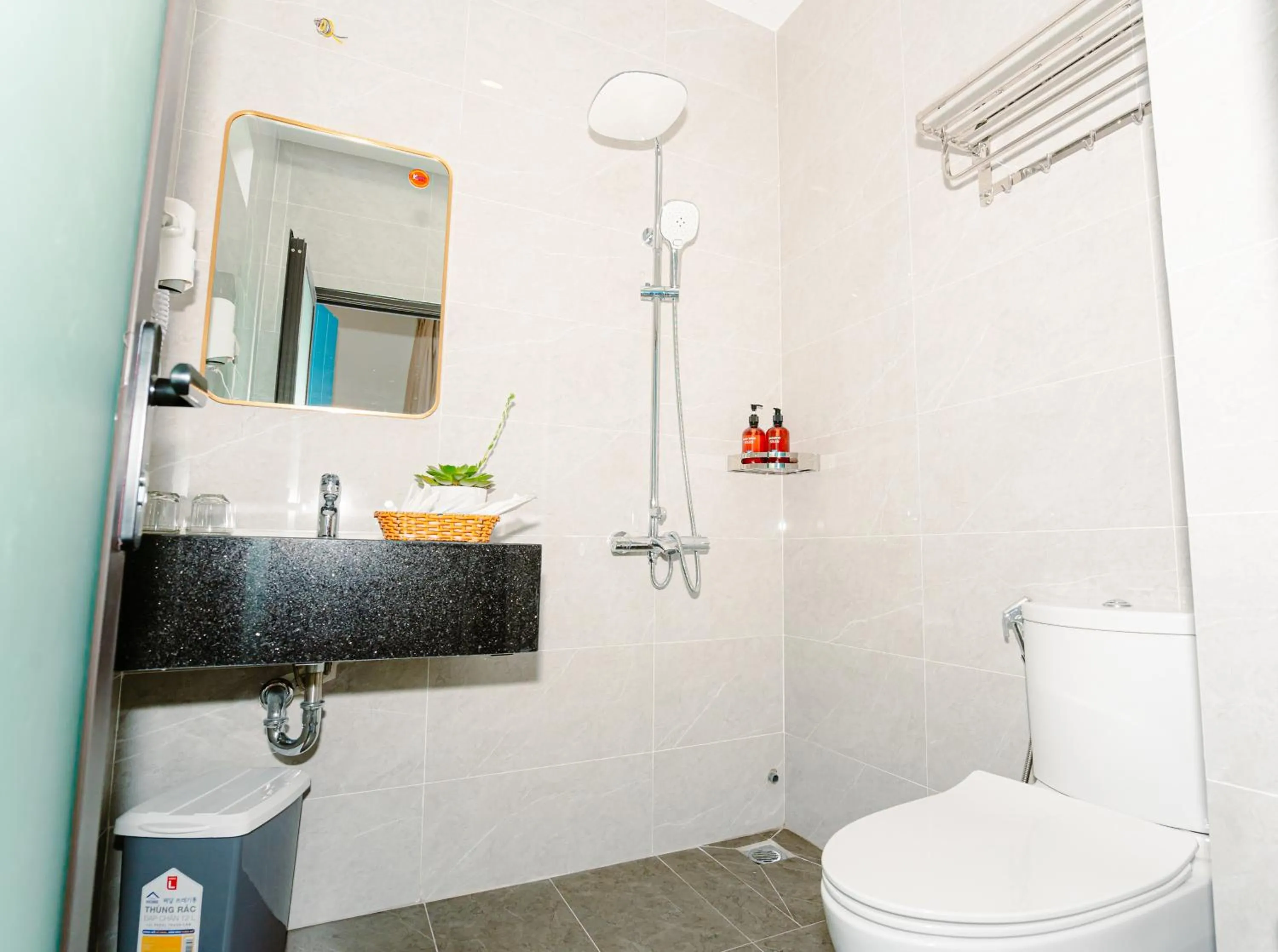 Shower in MONTANA HOMESTAY VUNG TAU
