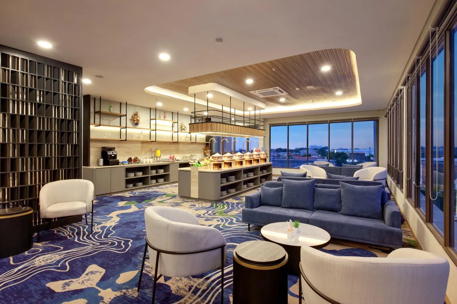 Lounge or bar in Aston Palu Hotel & Conference Center