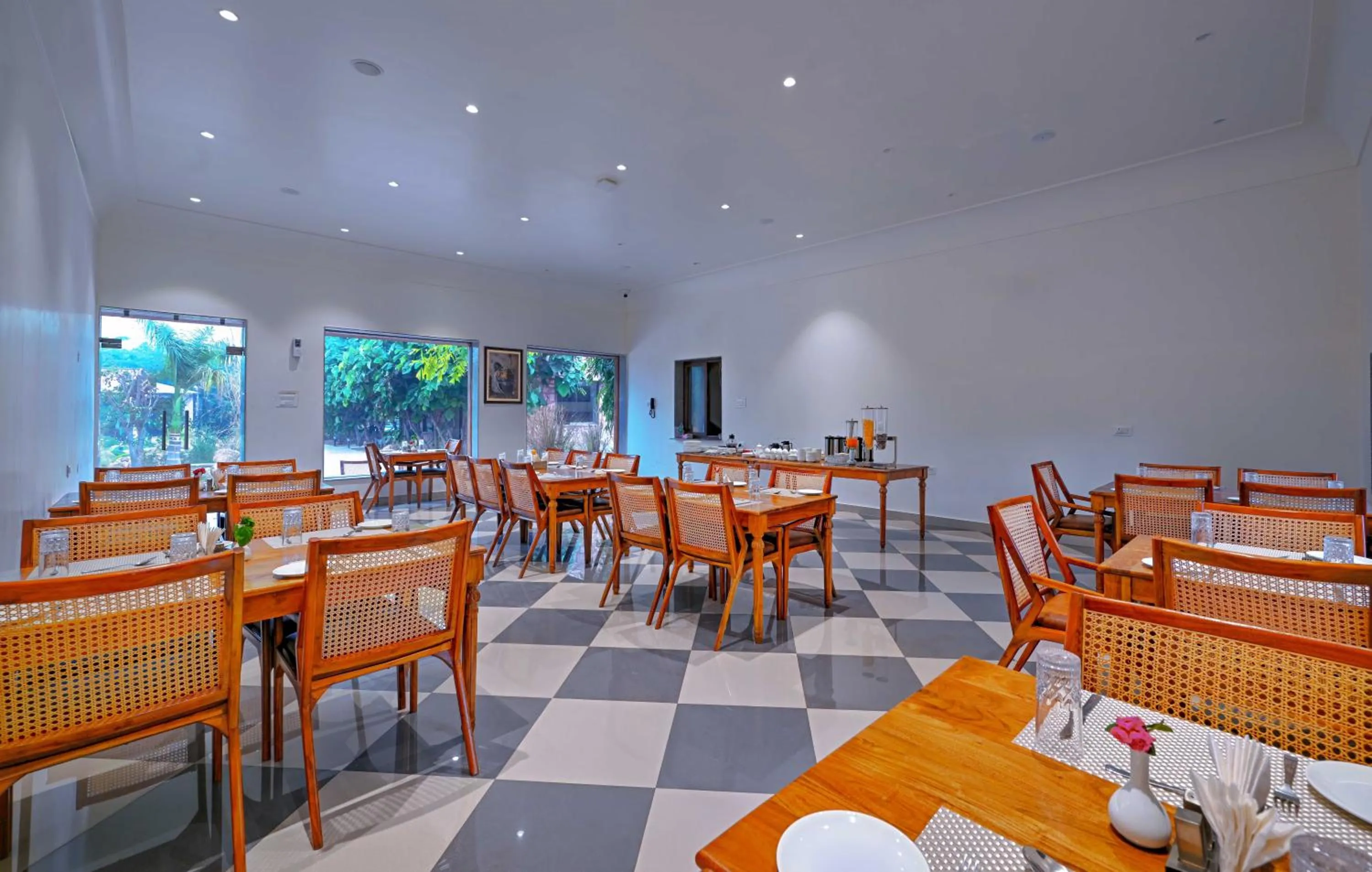 Restaurant/places to eat in Aranya Vilas, Ranthambhore