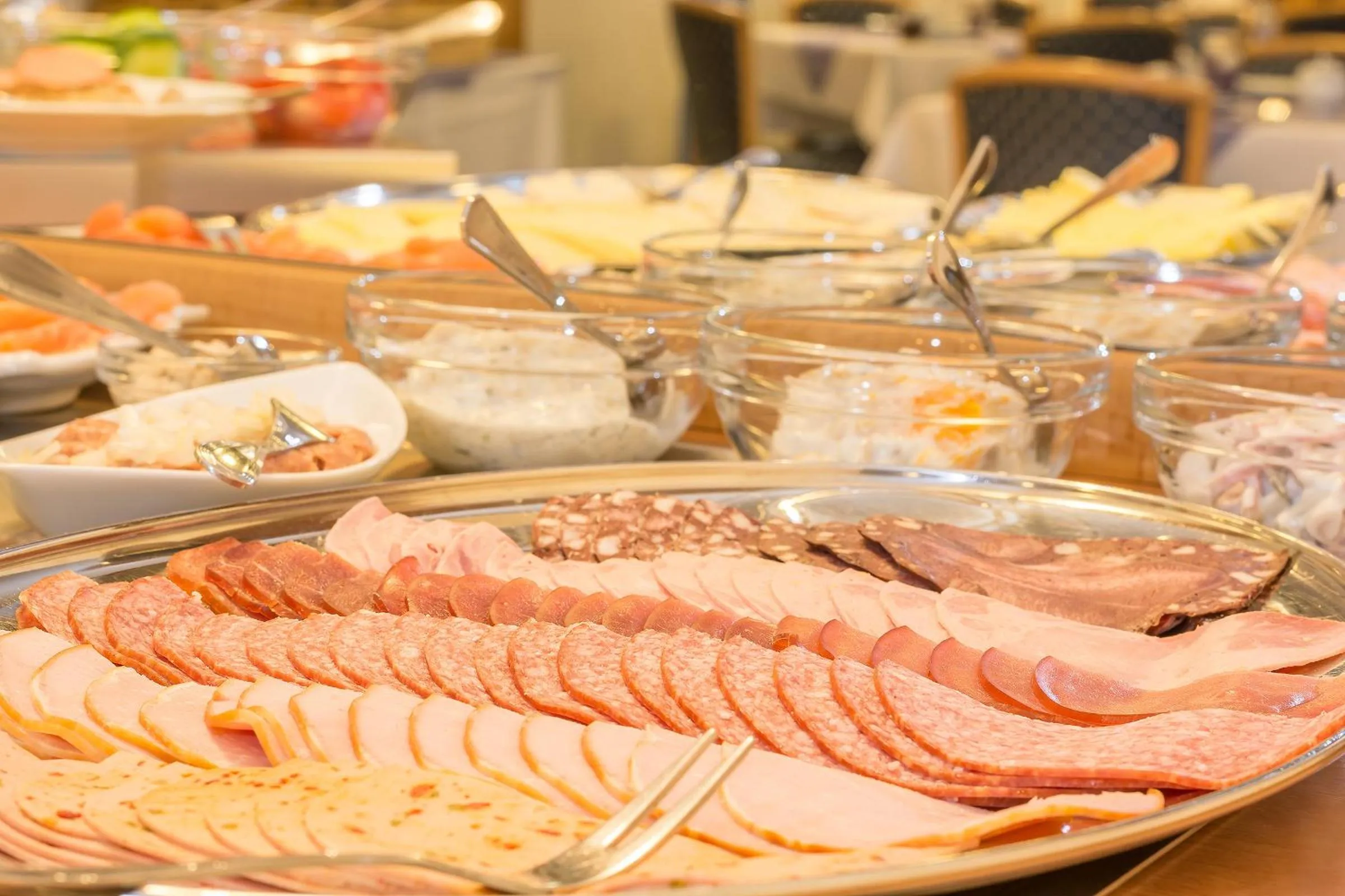 Buffet breakfast in Villa Osada