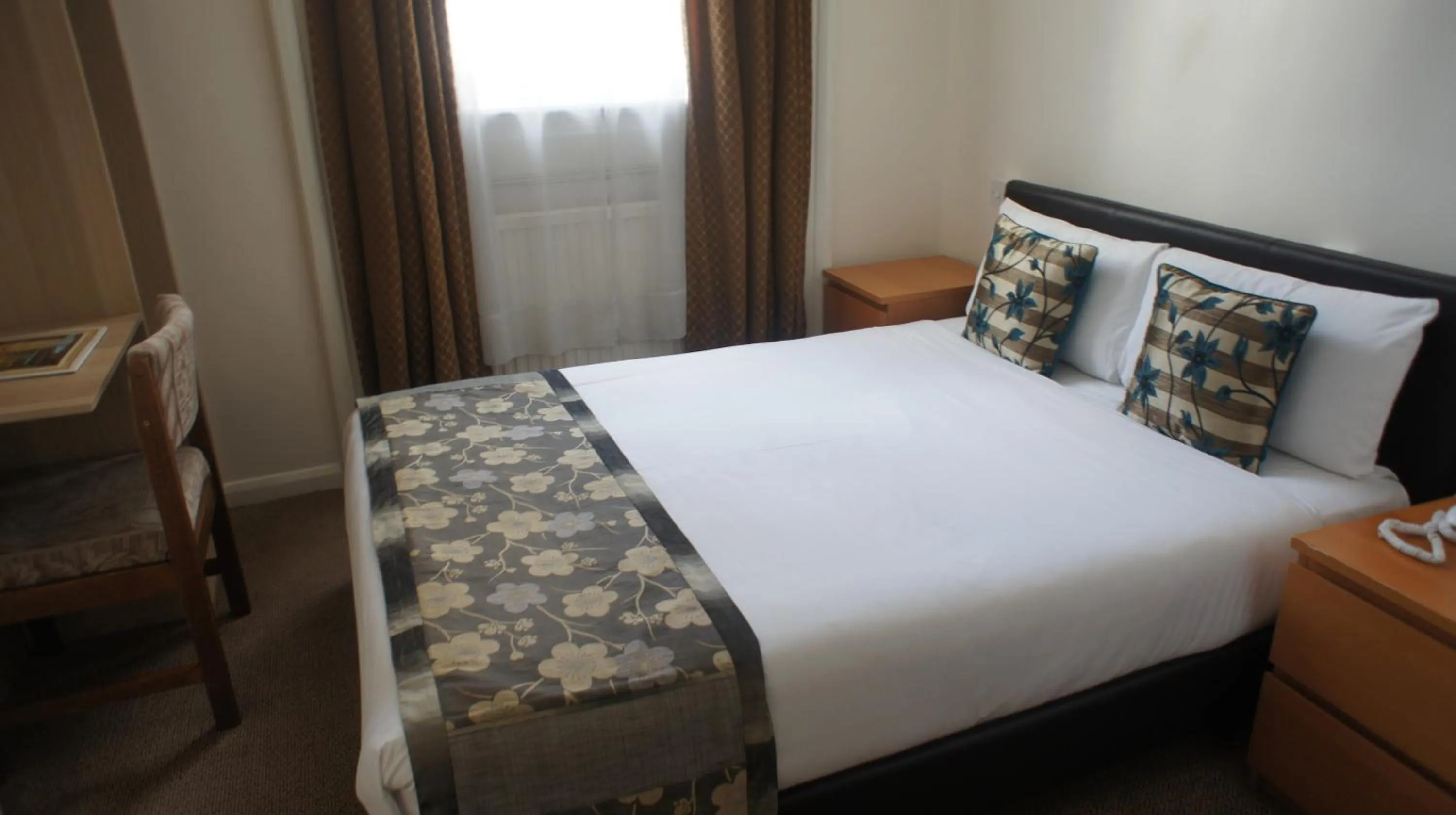 Bed in Westpoint Hotel