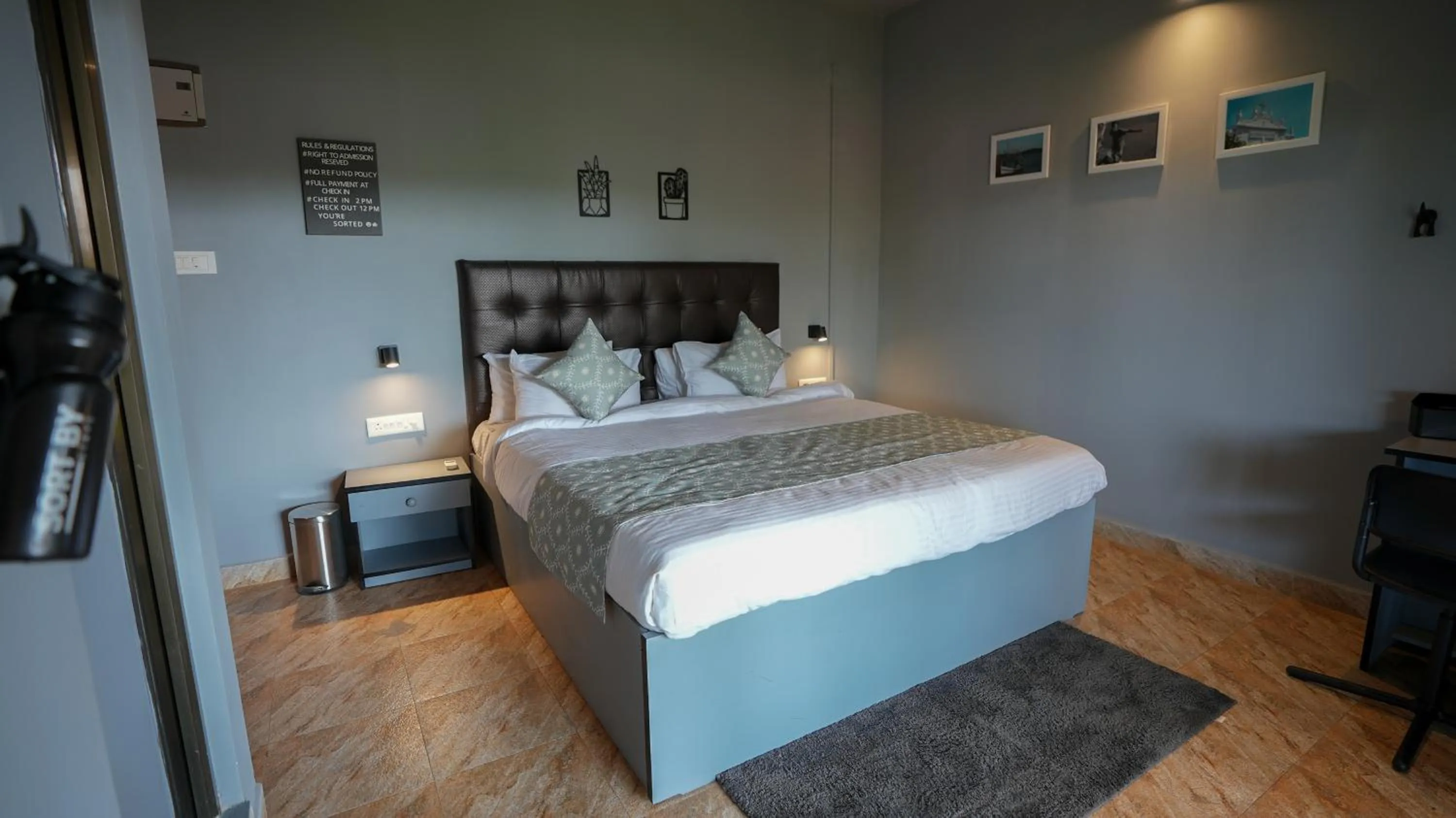 Photo of the whole room, Bed in Sortby Stays, Vagator