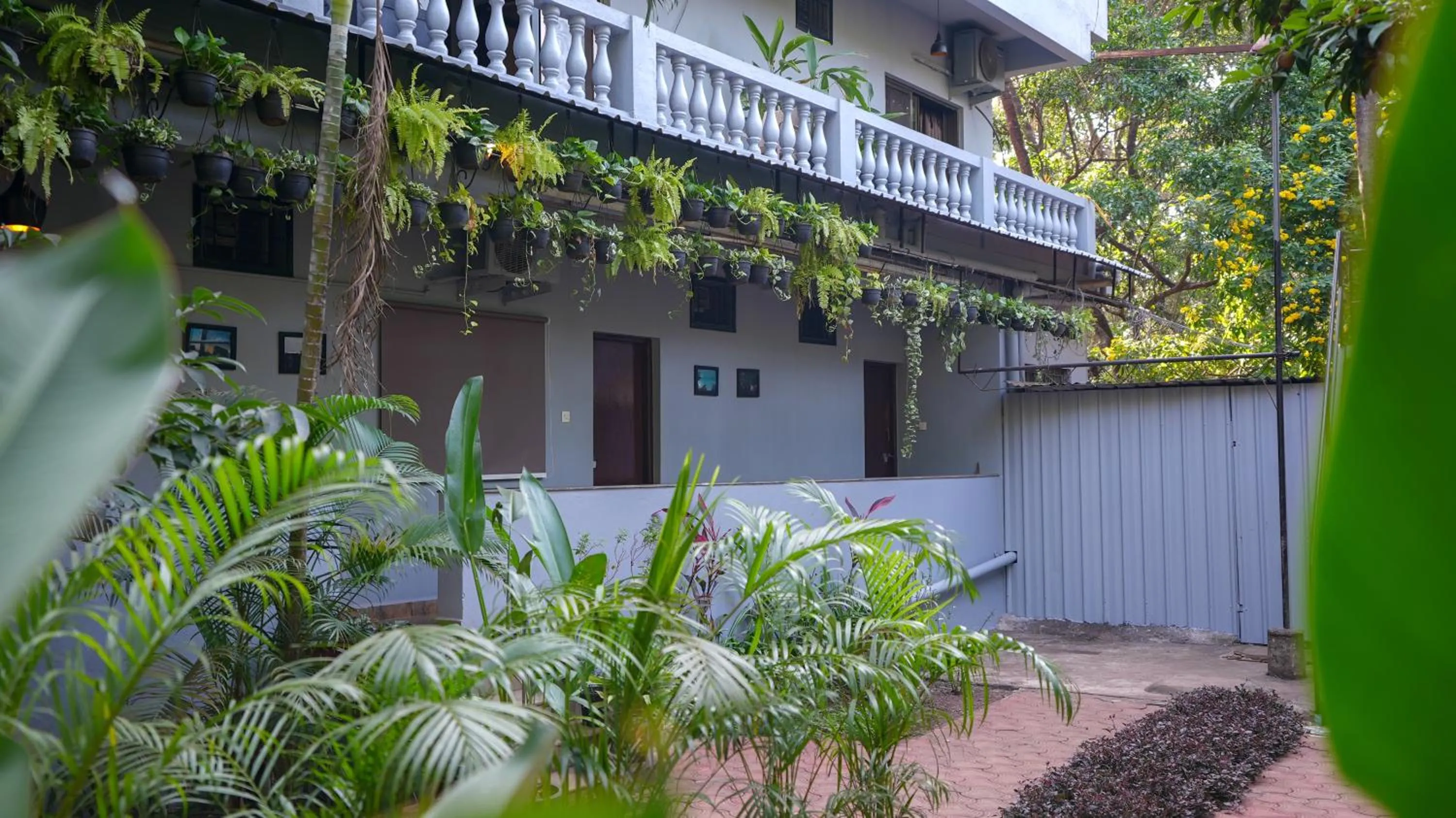 Garden in Sortby Stays, Vagator