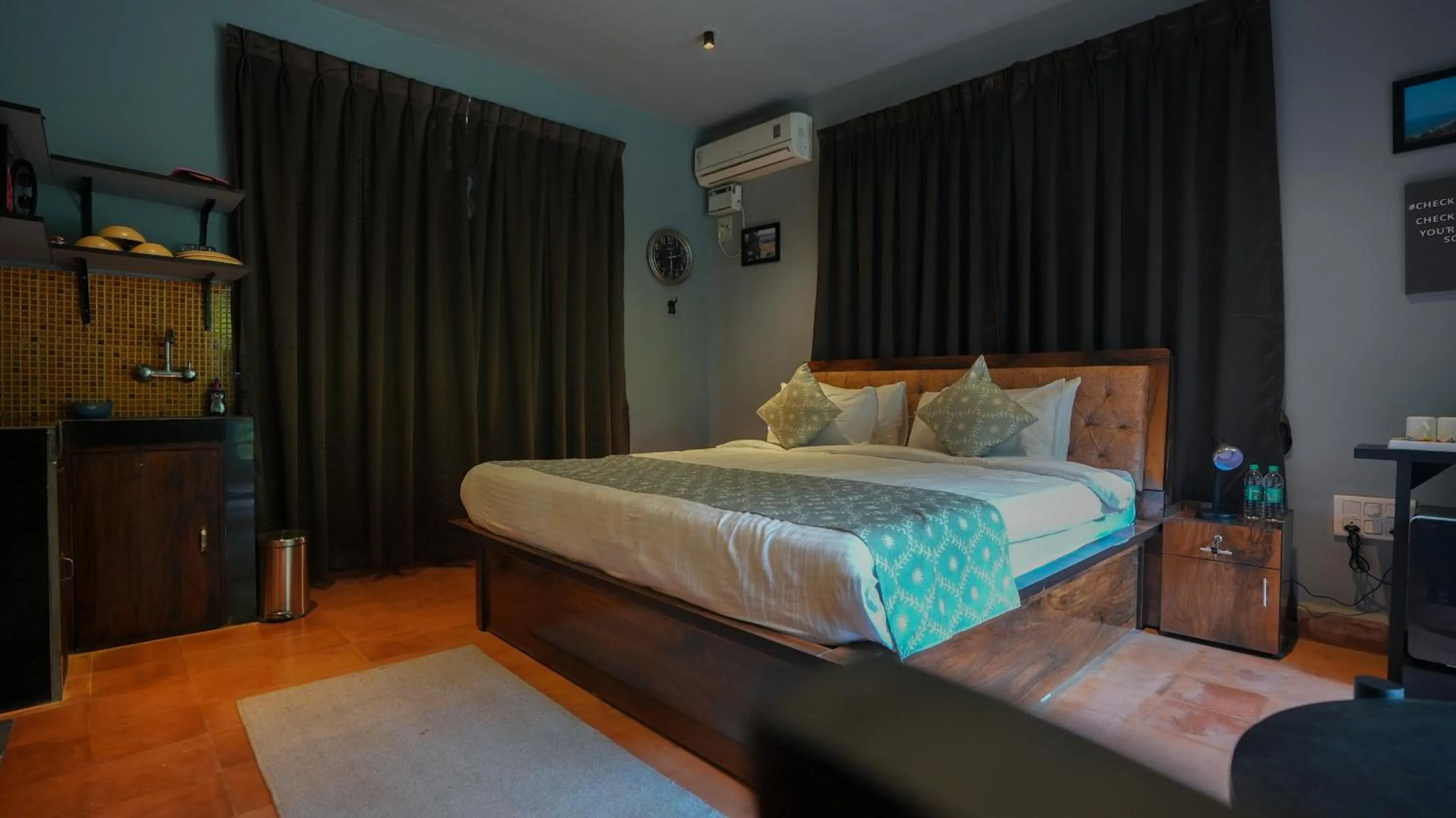 Photo of the whole room, Bed in Sortby Stays, Vagator