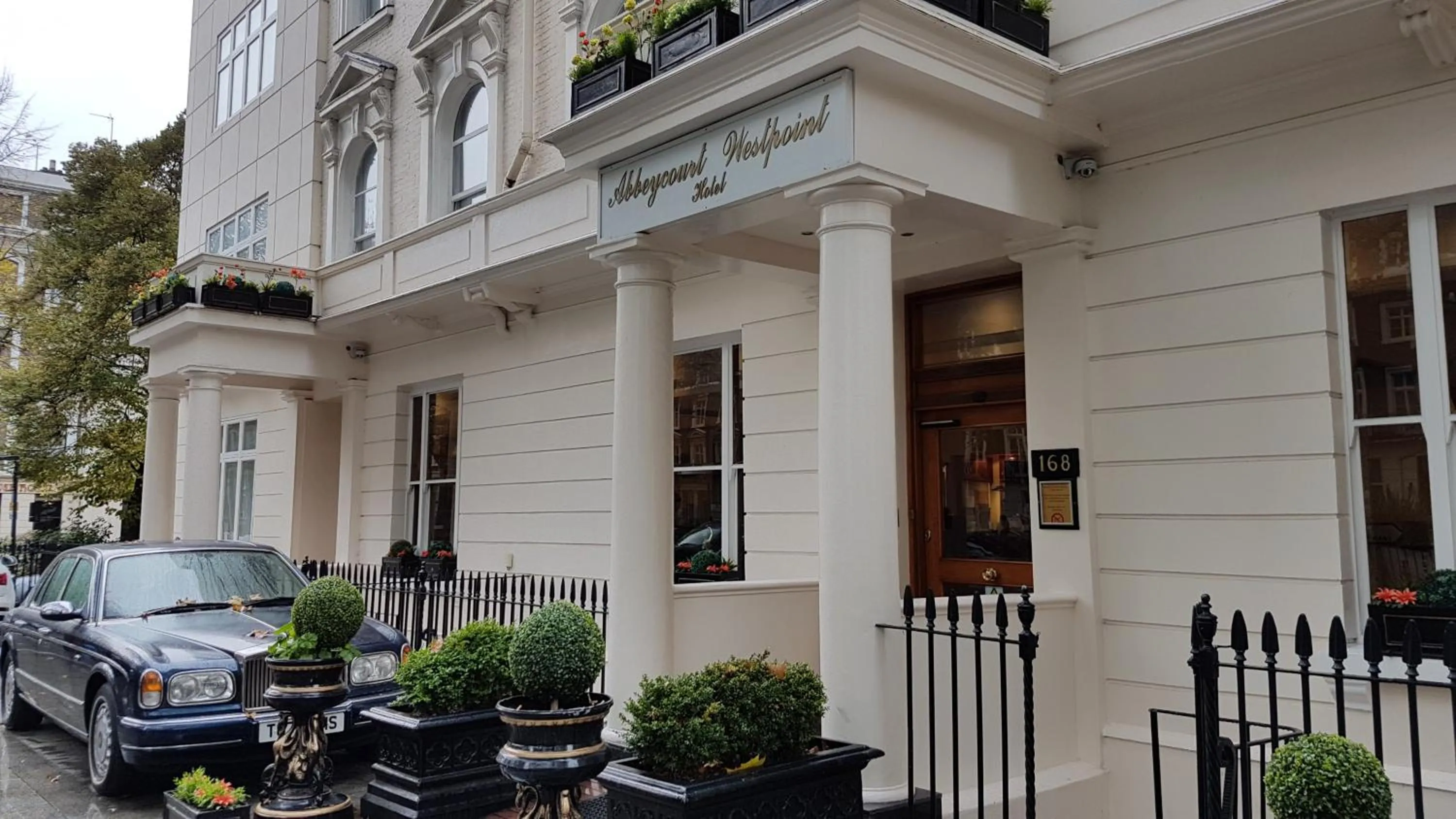 Facade/entrance in Abbey Court Hotel - Hyde Park