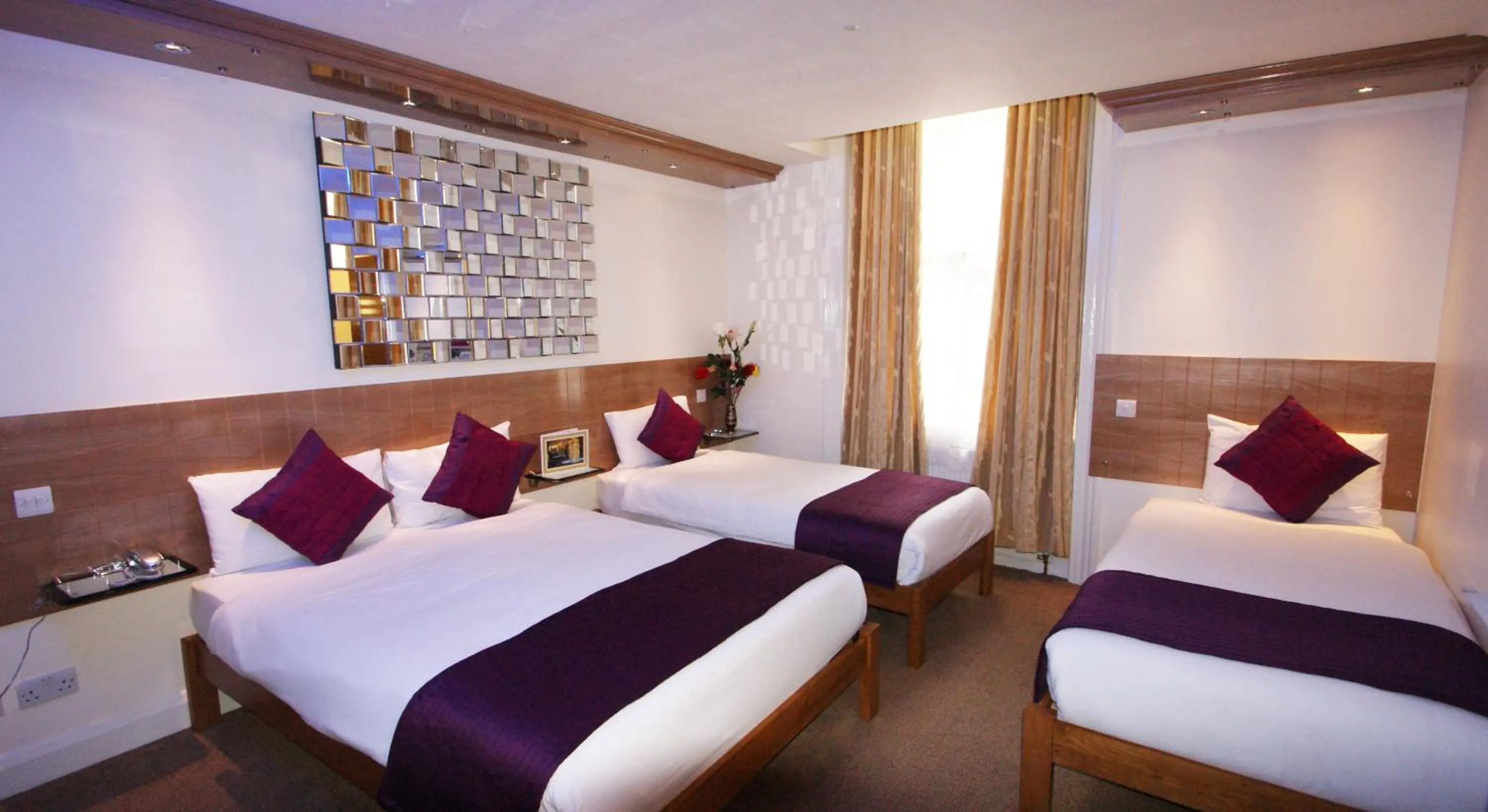 Bed in Abbey Court Hotel - Hyde Park