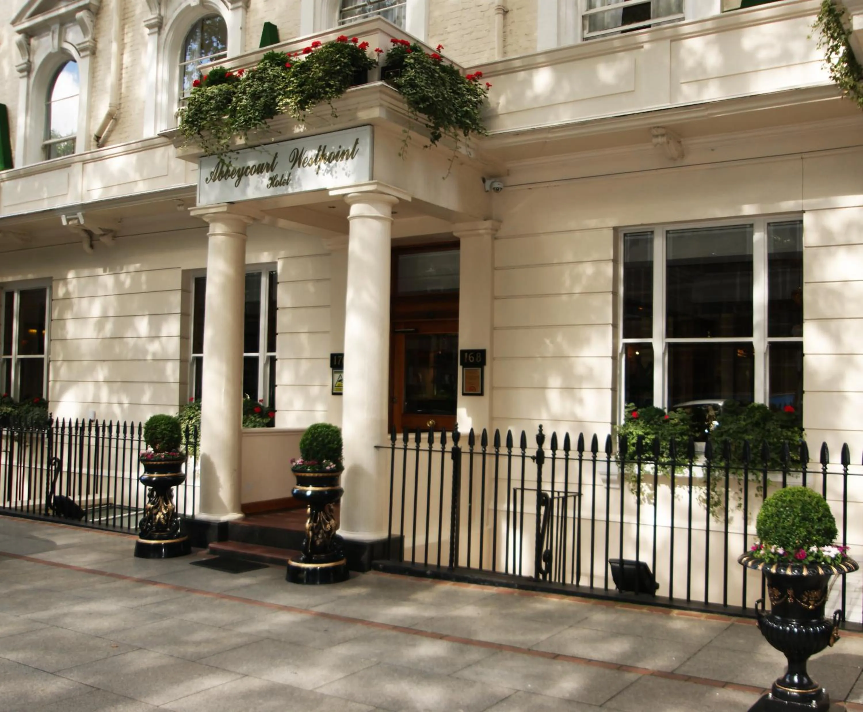 Facade/entrance in Abbey Court Hotel - Hyde Park