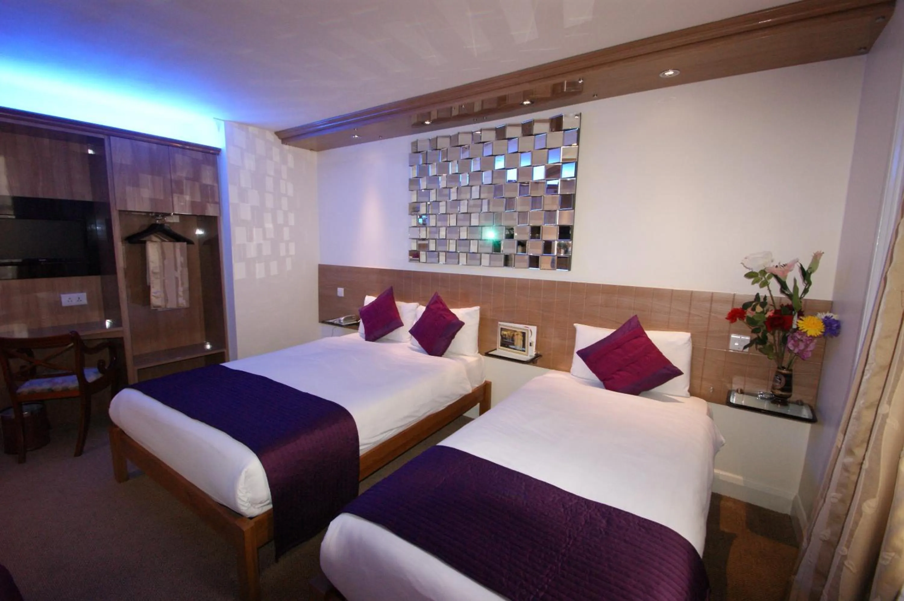 Bed in Abbey Court Hotel - Hyde Park