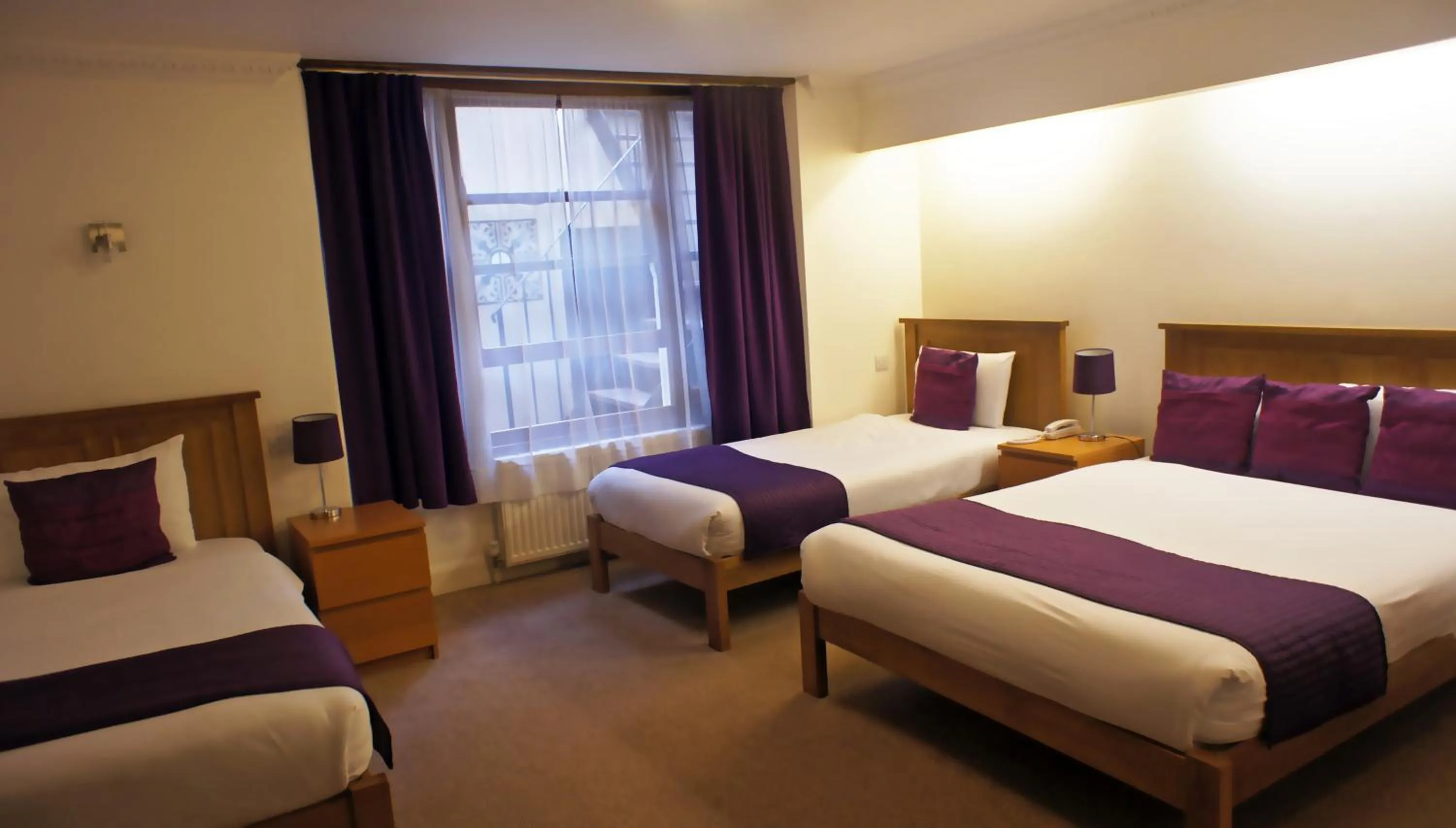 Photo of the whole room, Bed in Abbey Court Hotel - Hyde Park