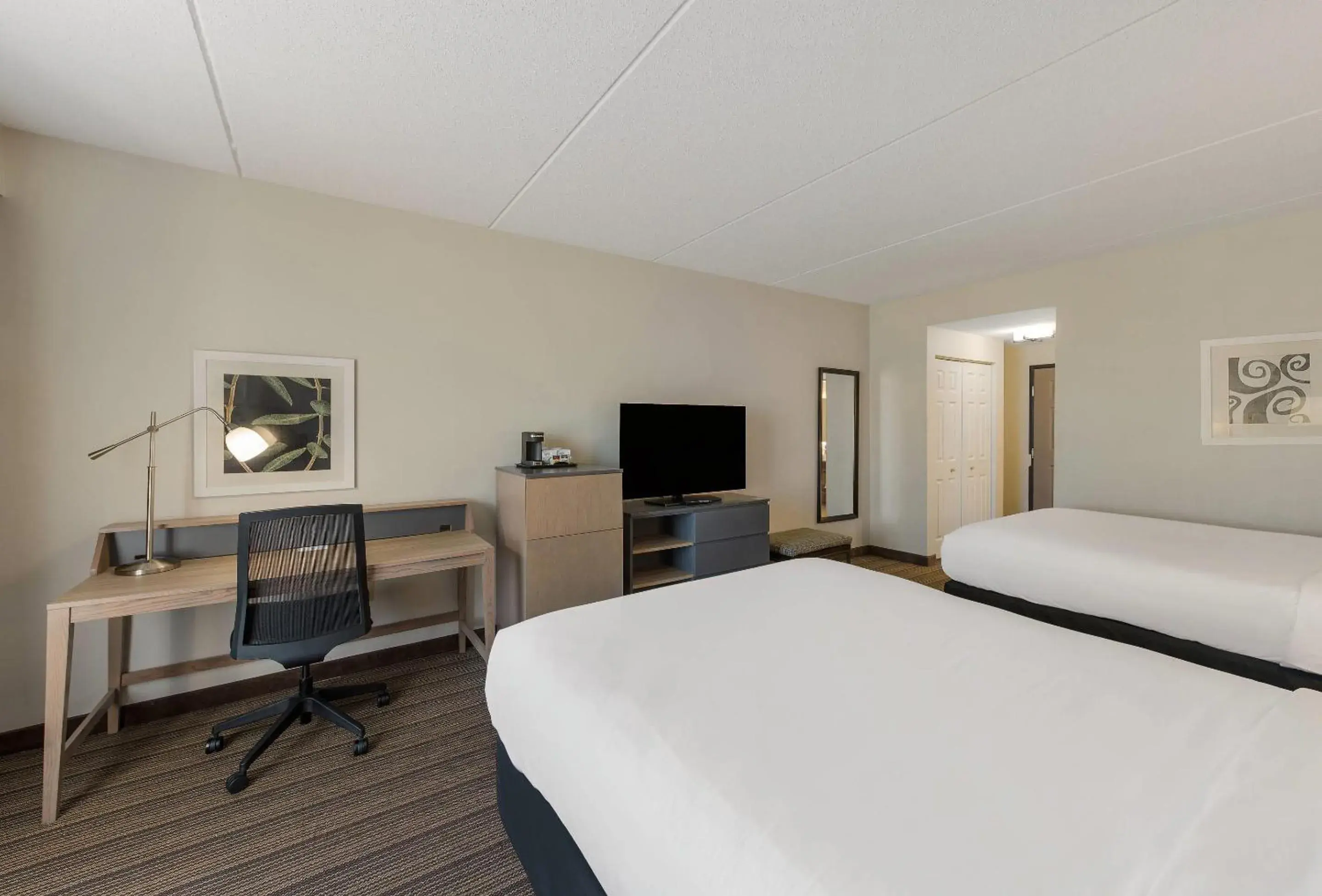 Studio Suite with Two Queen Beds and Sofa Bed - Non-Smoking in Country Inn & Suites by Radisson, Findlay, OH Studio Suite with Two Queen Beds and Sofa Bed - Non-Smoking in Country Inn & Suites by Radisson, Findlay, OH