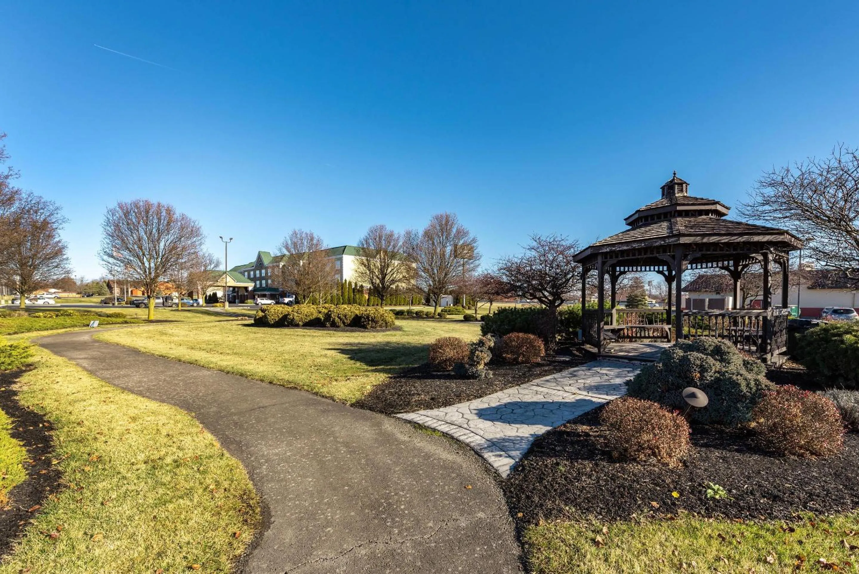 Property building in Country Inn & Suites by Radisson, Findlay, OH